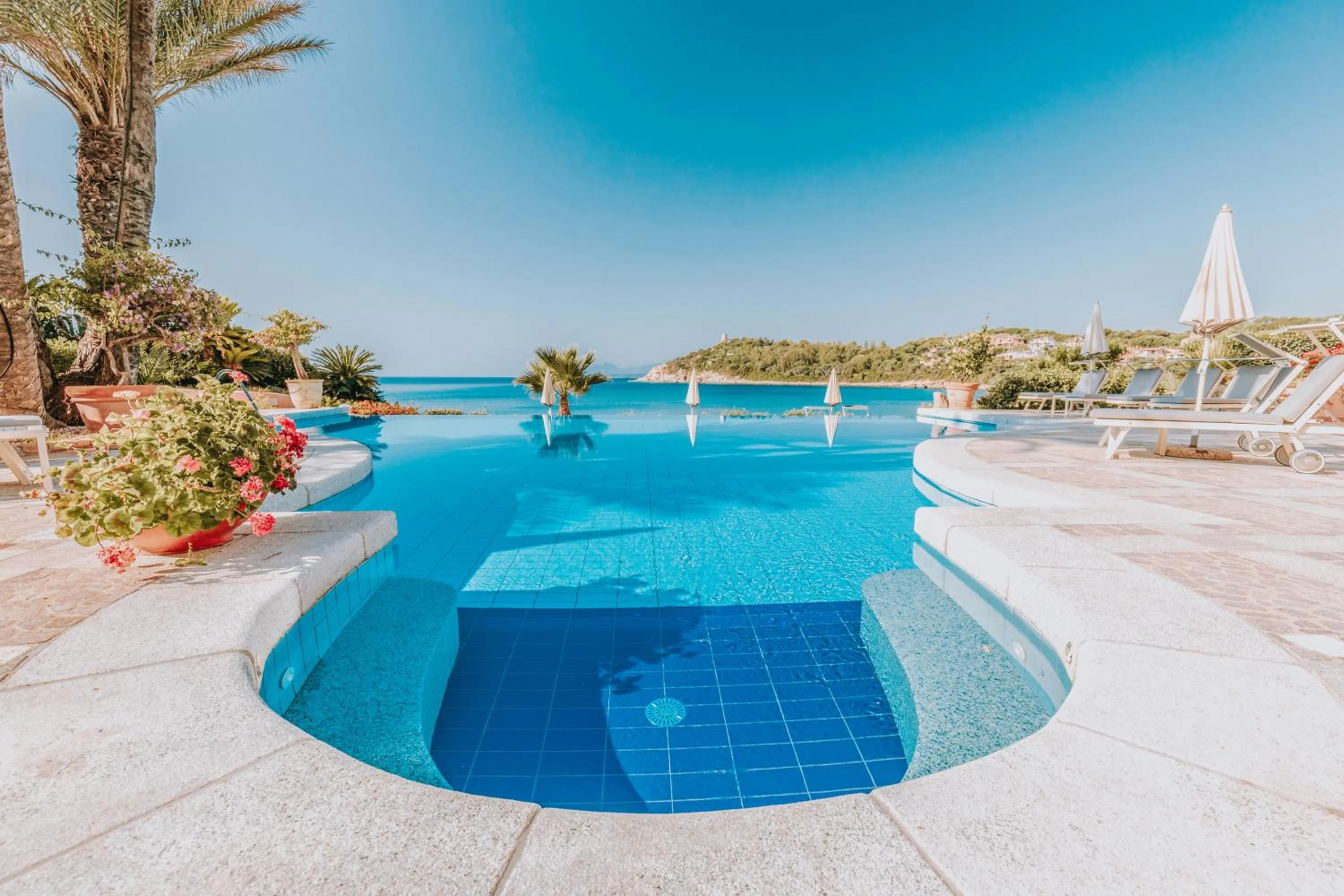 Swimming pool in Hotel La Bitta - Bovis Hotels