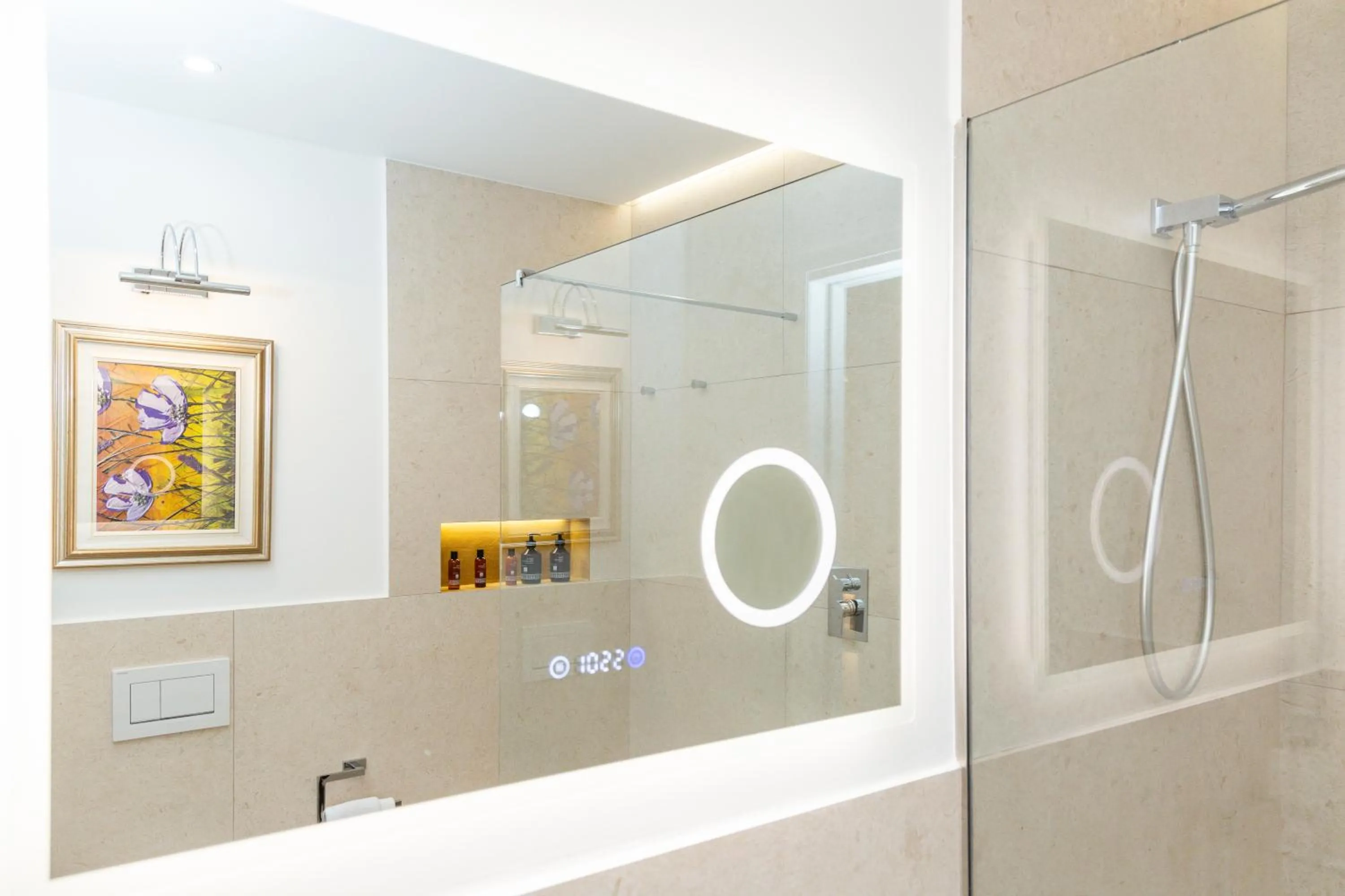 Bathroom in Hotel La Bitta - Bovis Hotels