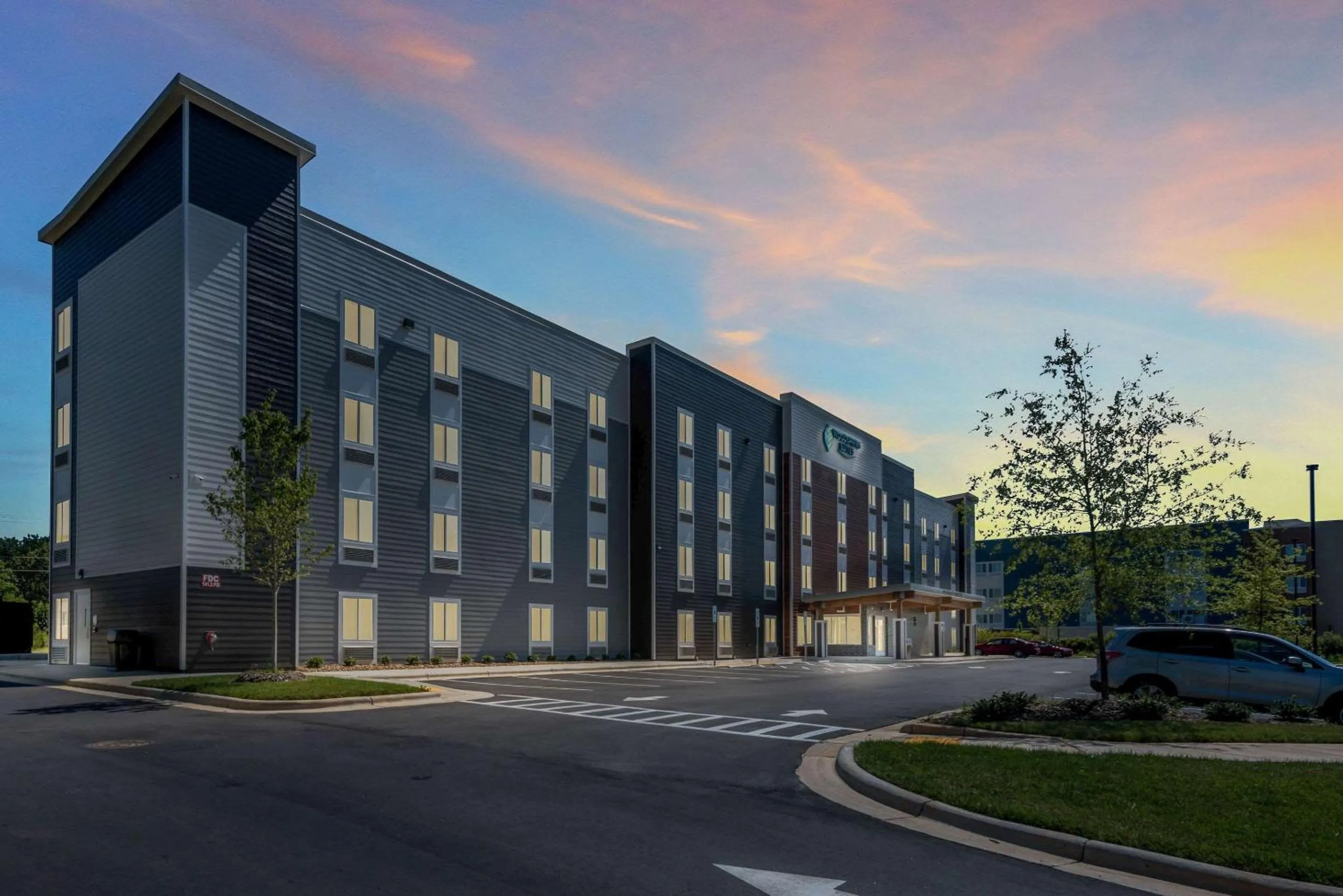 Property building in WoodSpring Suites Greensboro - High Point North