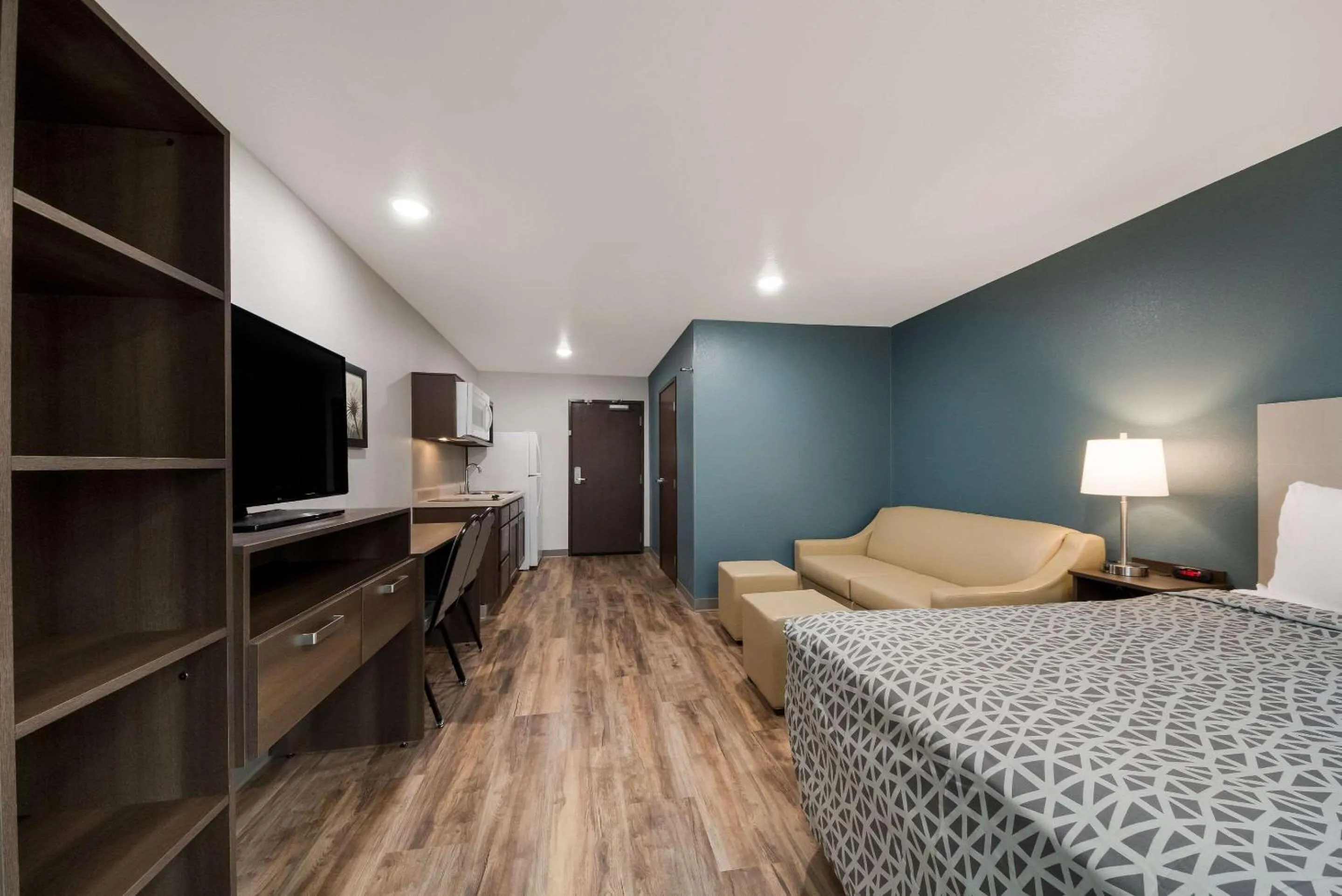 Bedroom, Bed in WoodSpring Suites San Antonio UTSA - Medical Center
