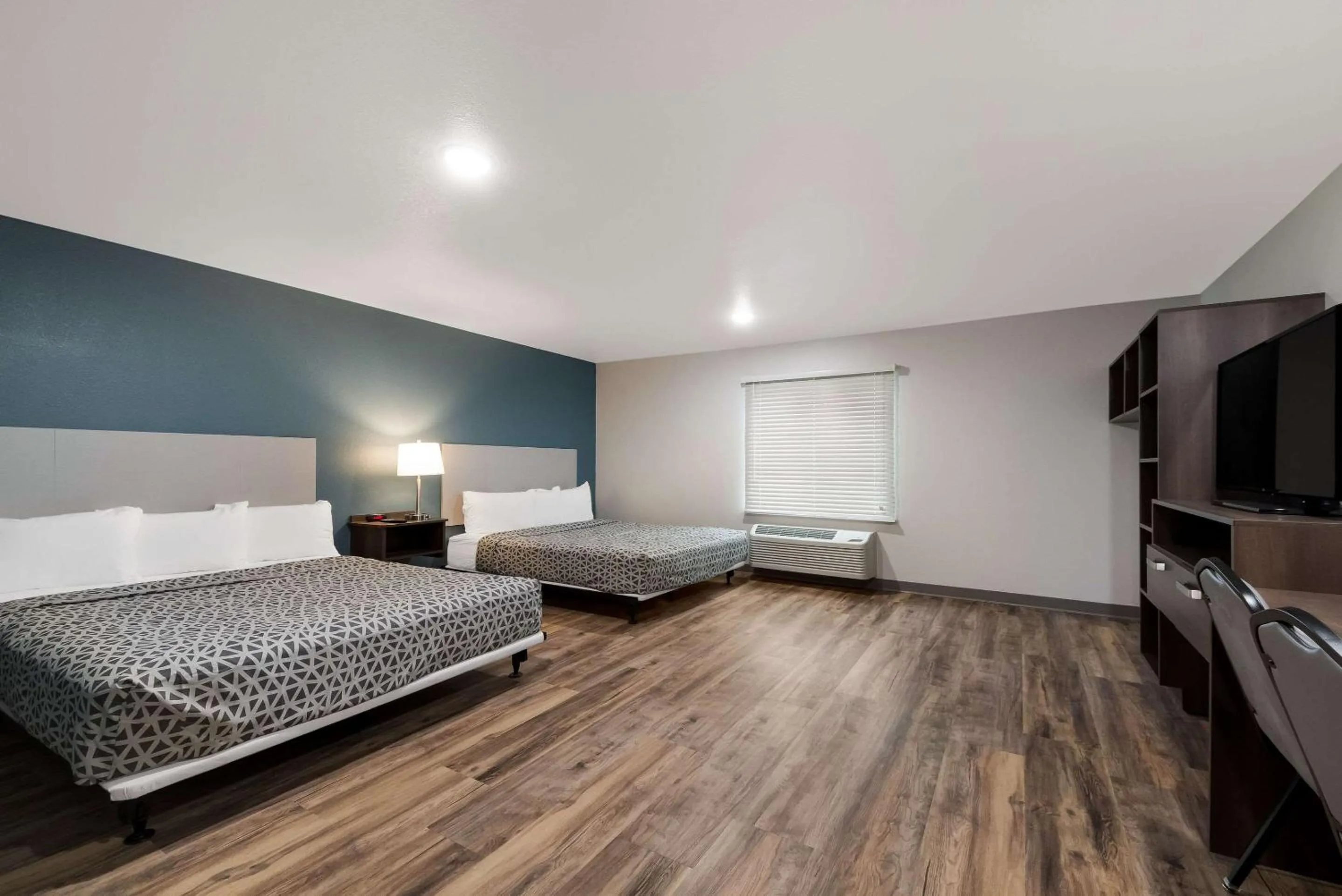 Bedroom, Bed in WoodSpring Suites San Antonio UTSA - Medical Center