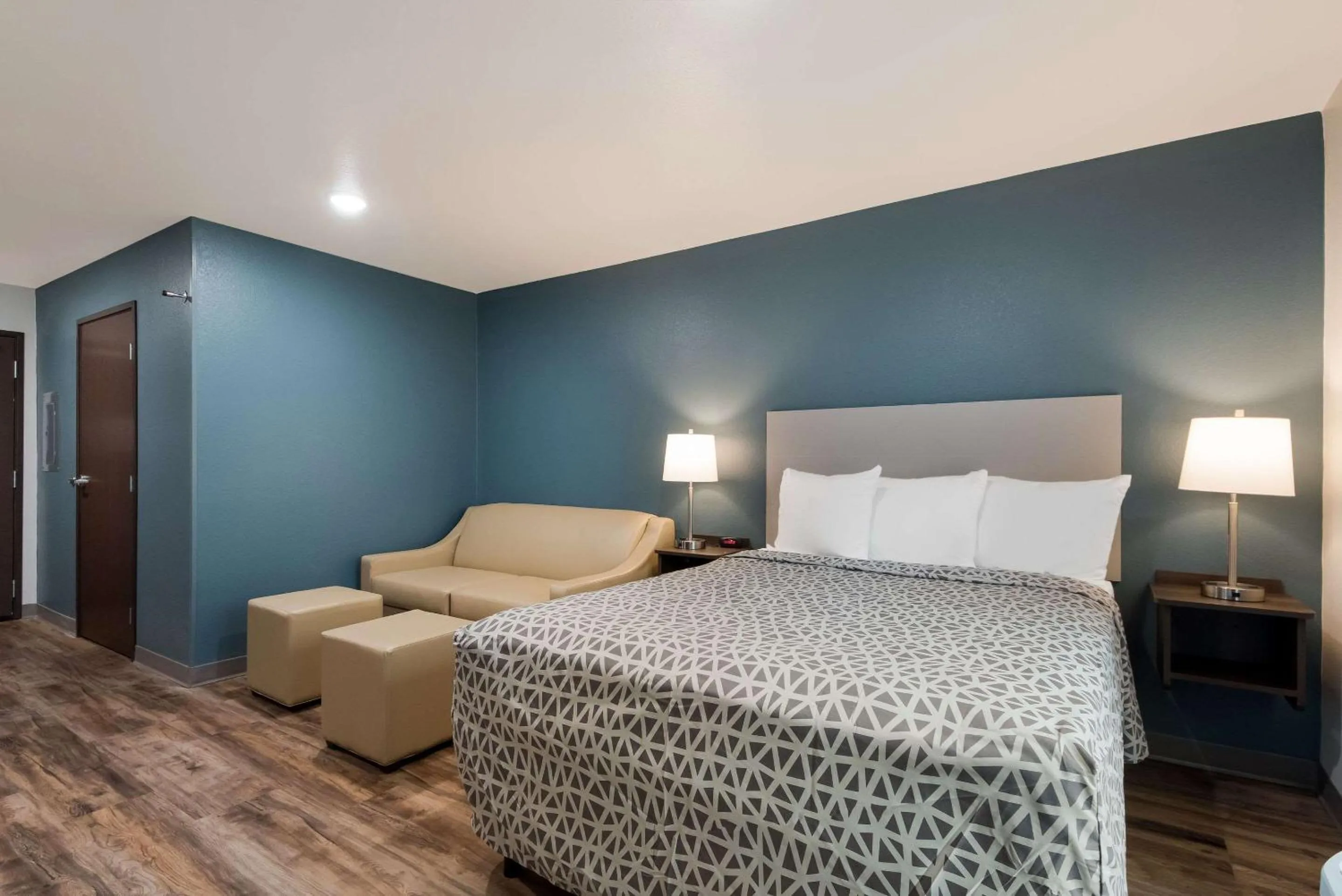 Bedroom, Bed in WoodSpring Suites San Antonio UTSA - Medical Center