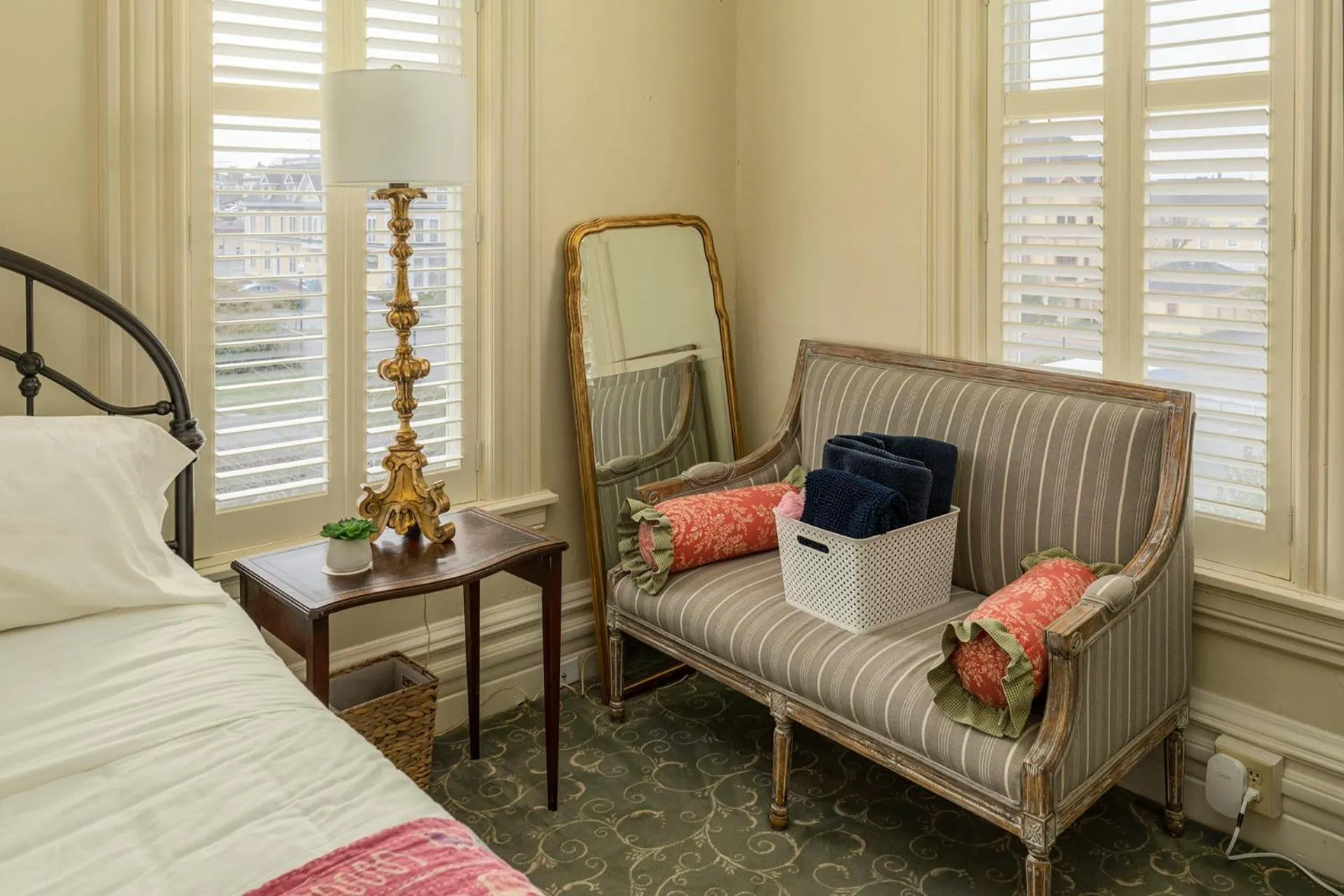 Bedroom, Bed in Pinc Lady Mansion