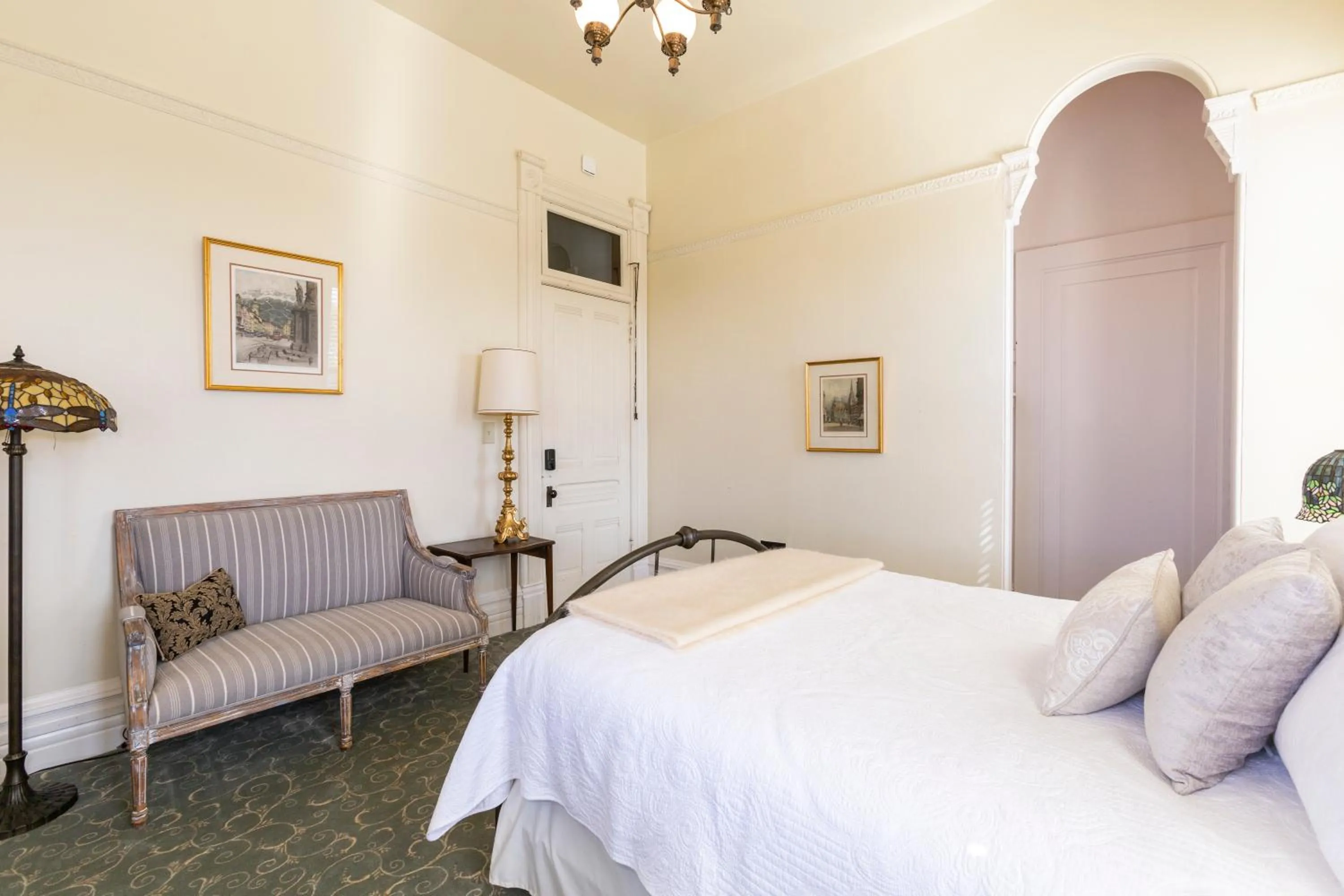 Bedroom, Bed in Pinc Lady Mansion