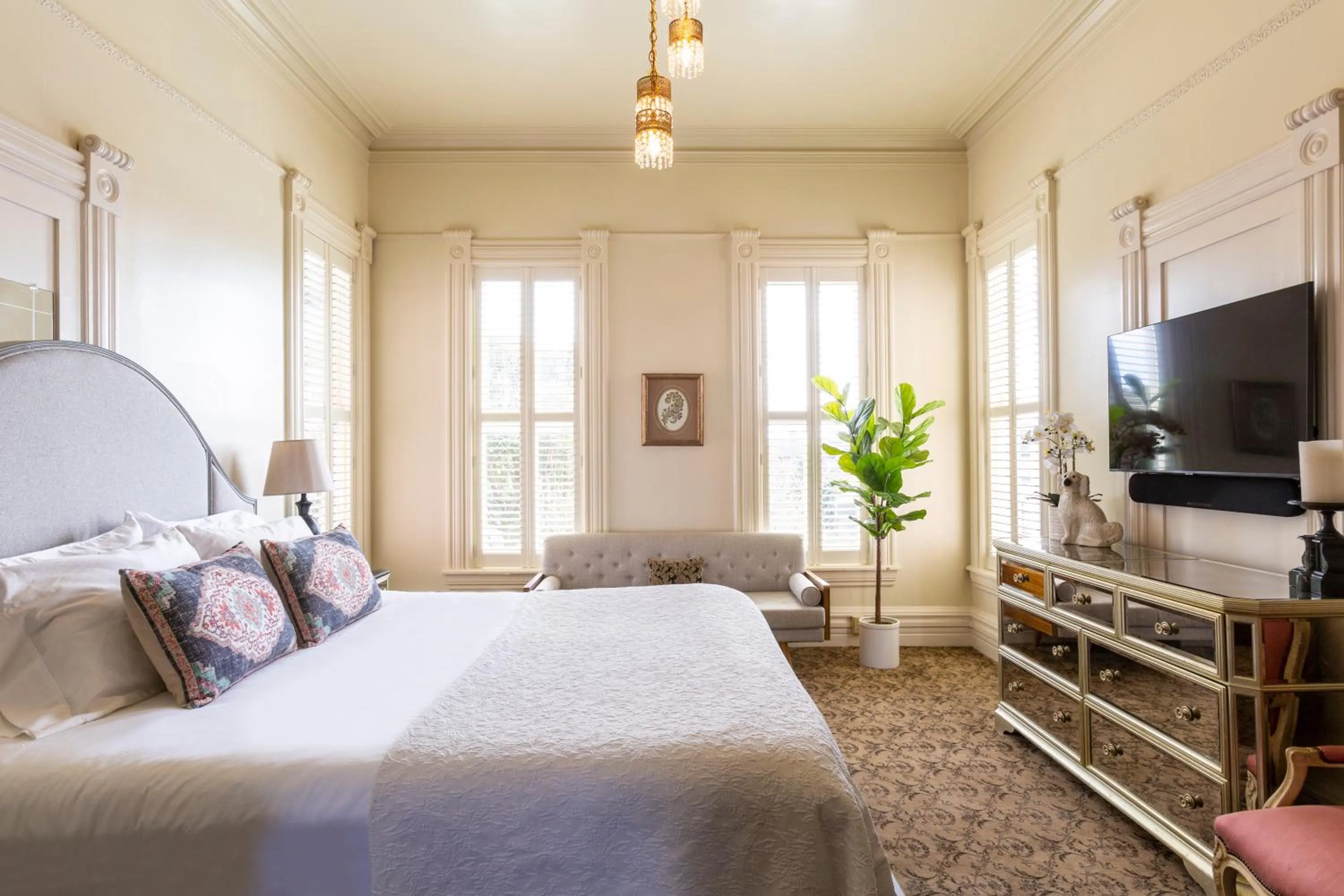 Bedroom, Bed in Pinc Lady Mansion