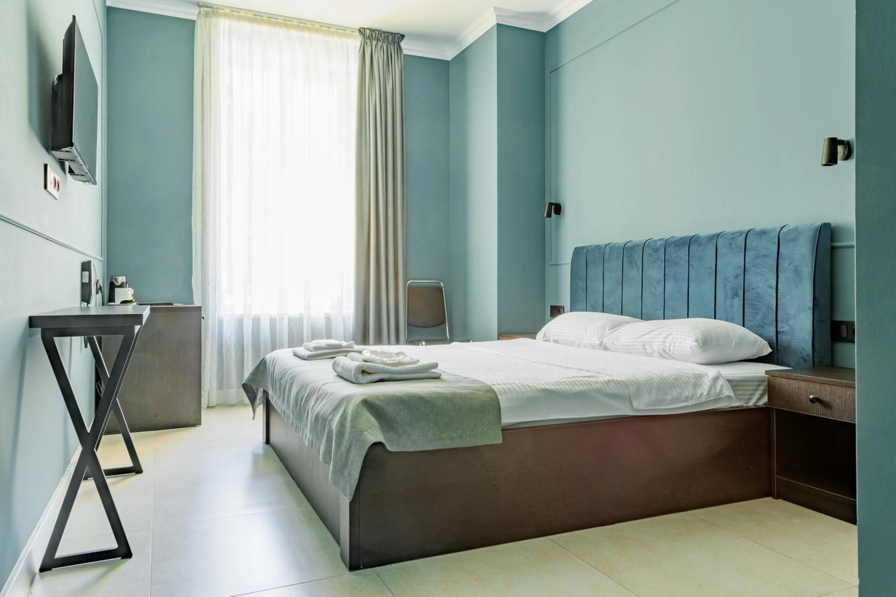 Photo of the whole room, Bed in Route Hotel