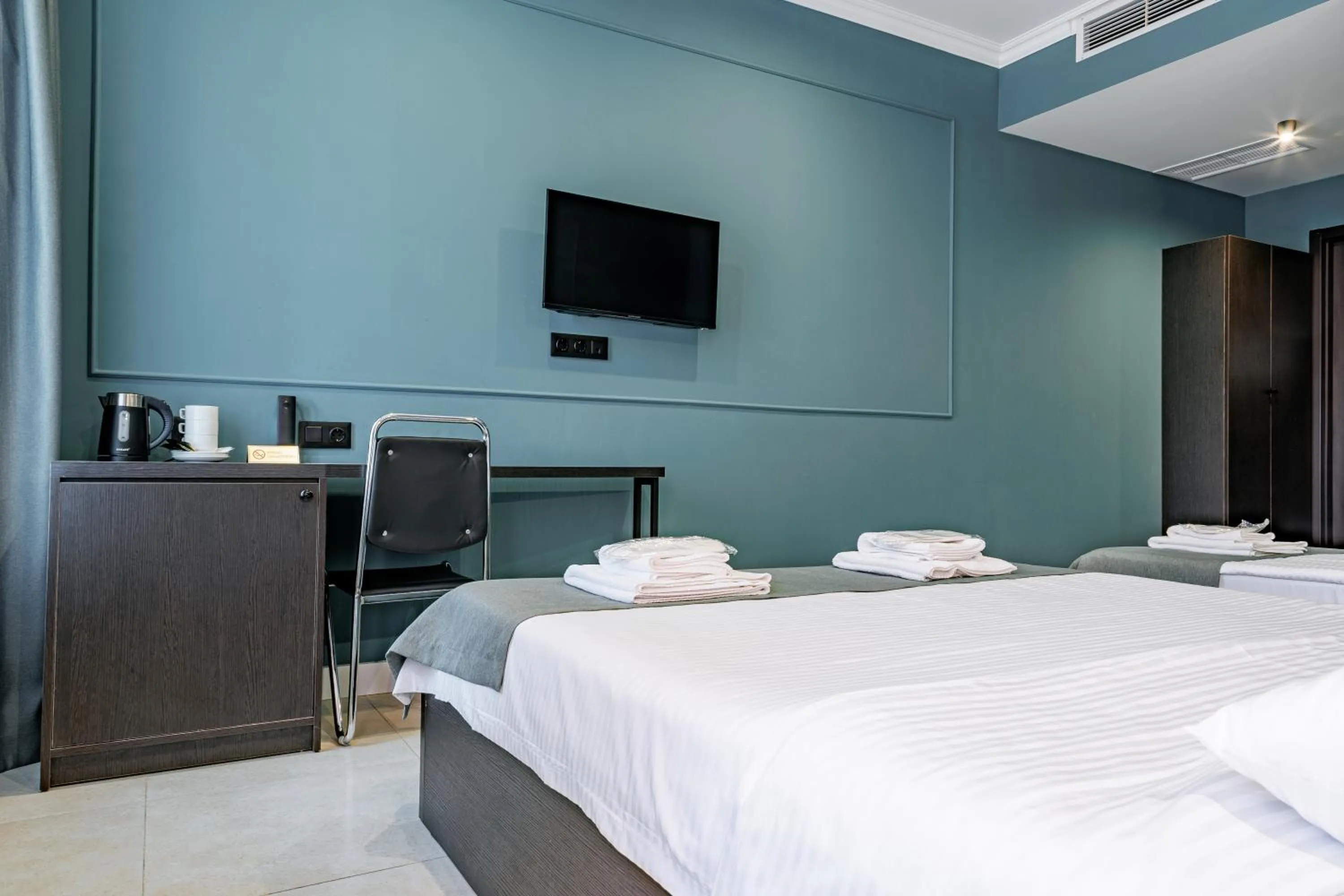 Photo of the whole room, Bed in Route Hotel