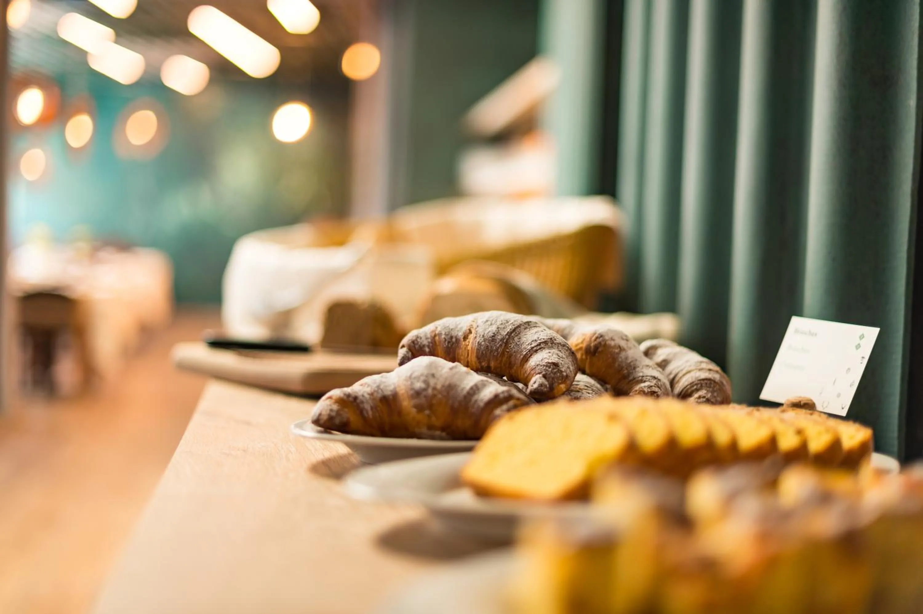 Food and drinks in KRONE eat drink stay