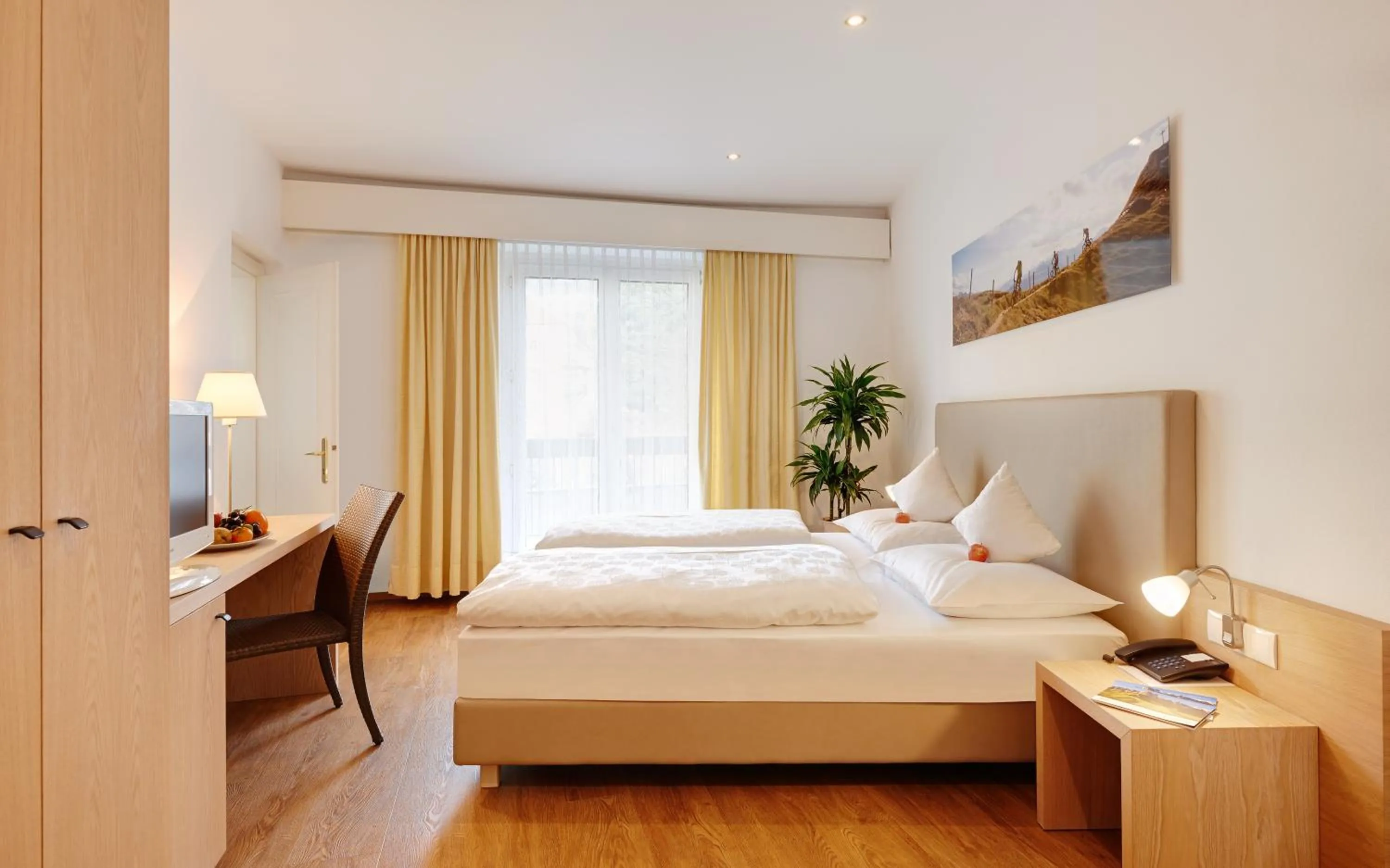 Bed in KRONE eat drink stay