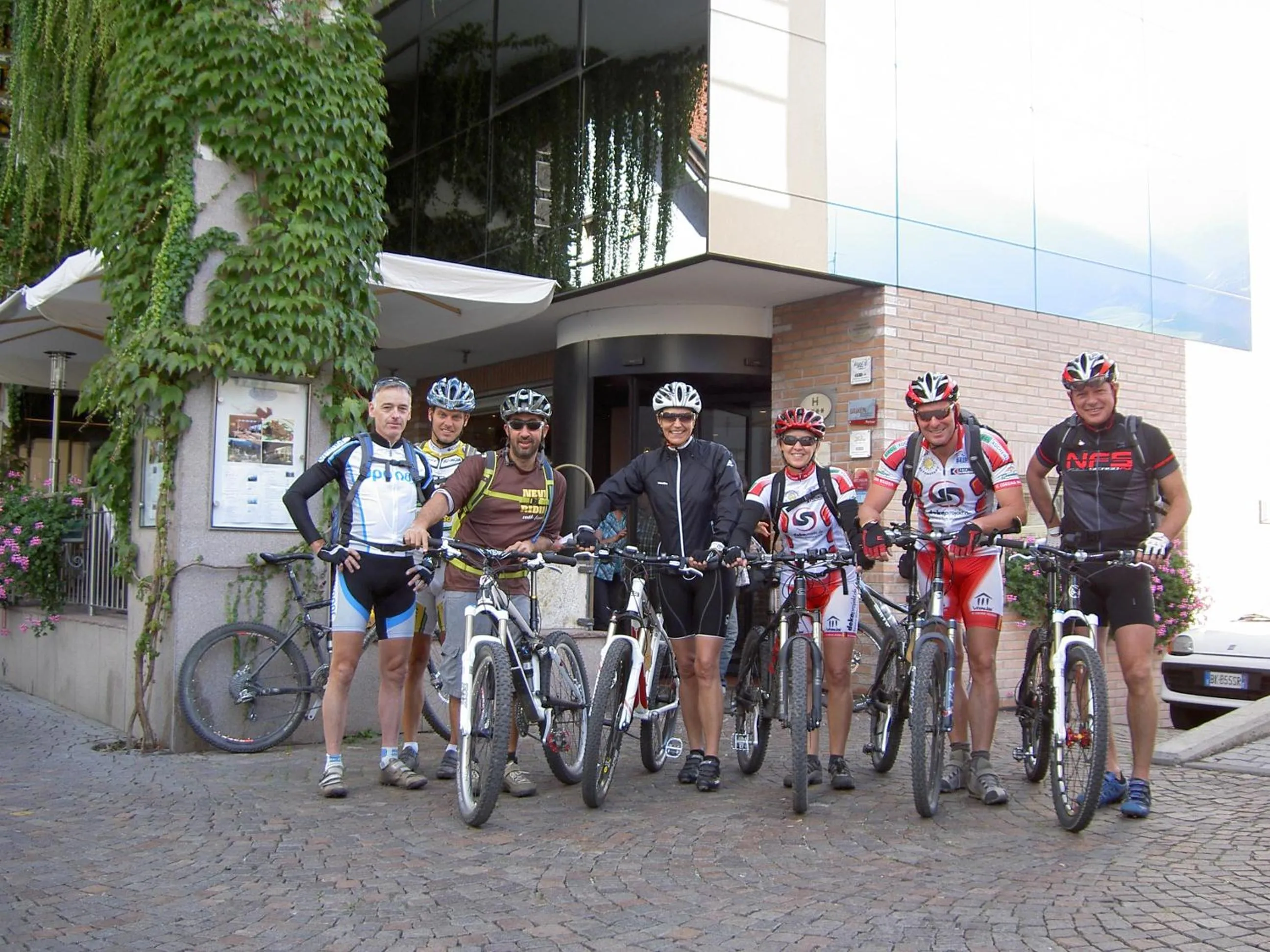 Cycling in KRONE eat drink stay