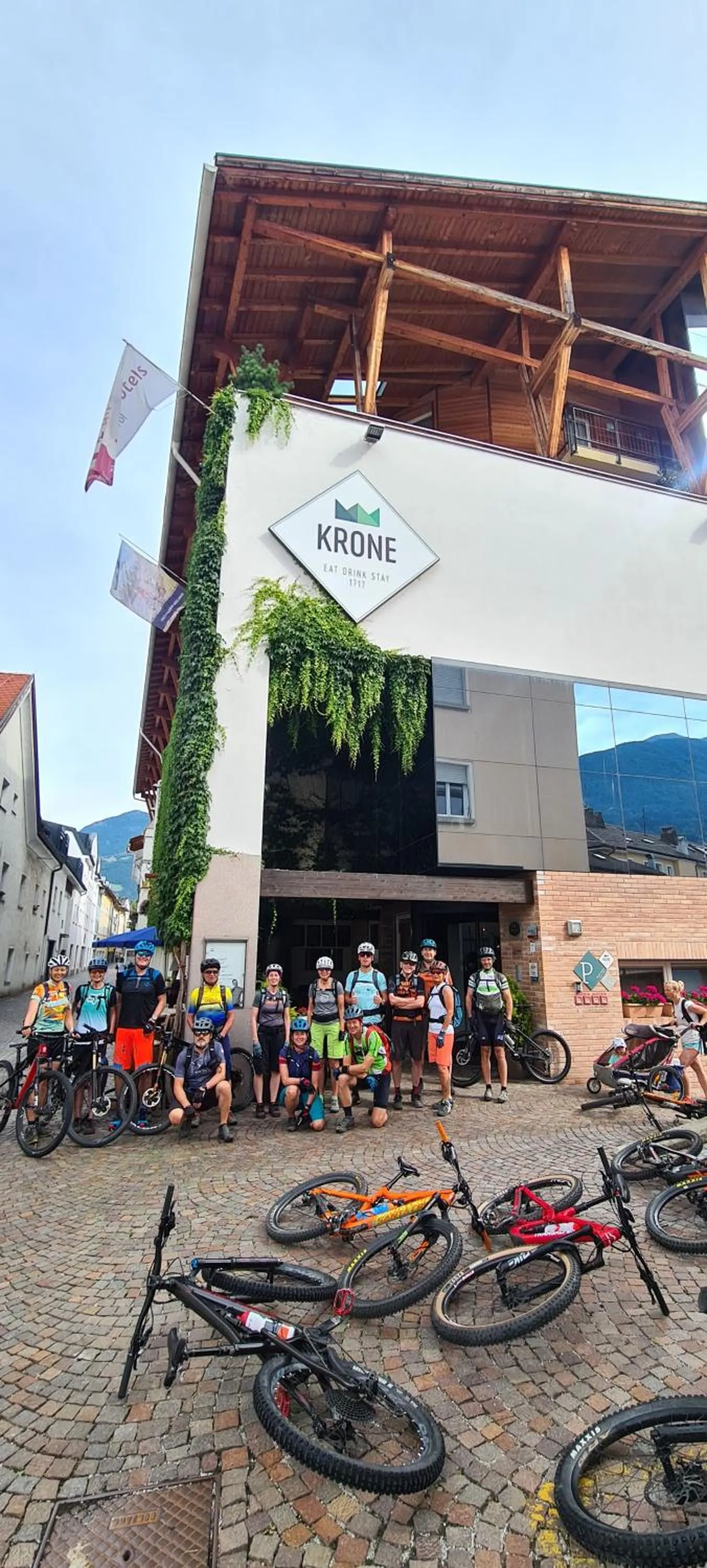 Cycling in KRONE eat drink stay