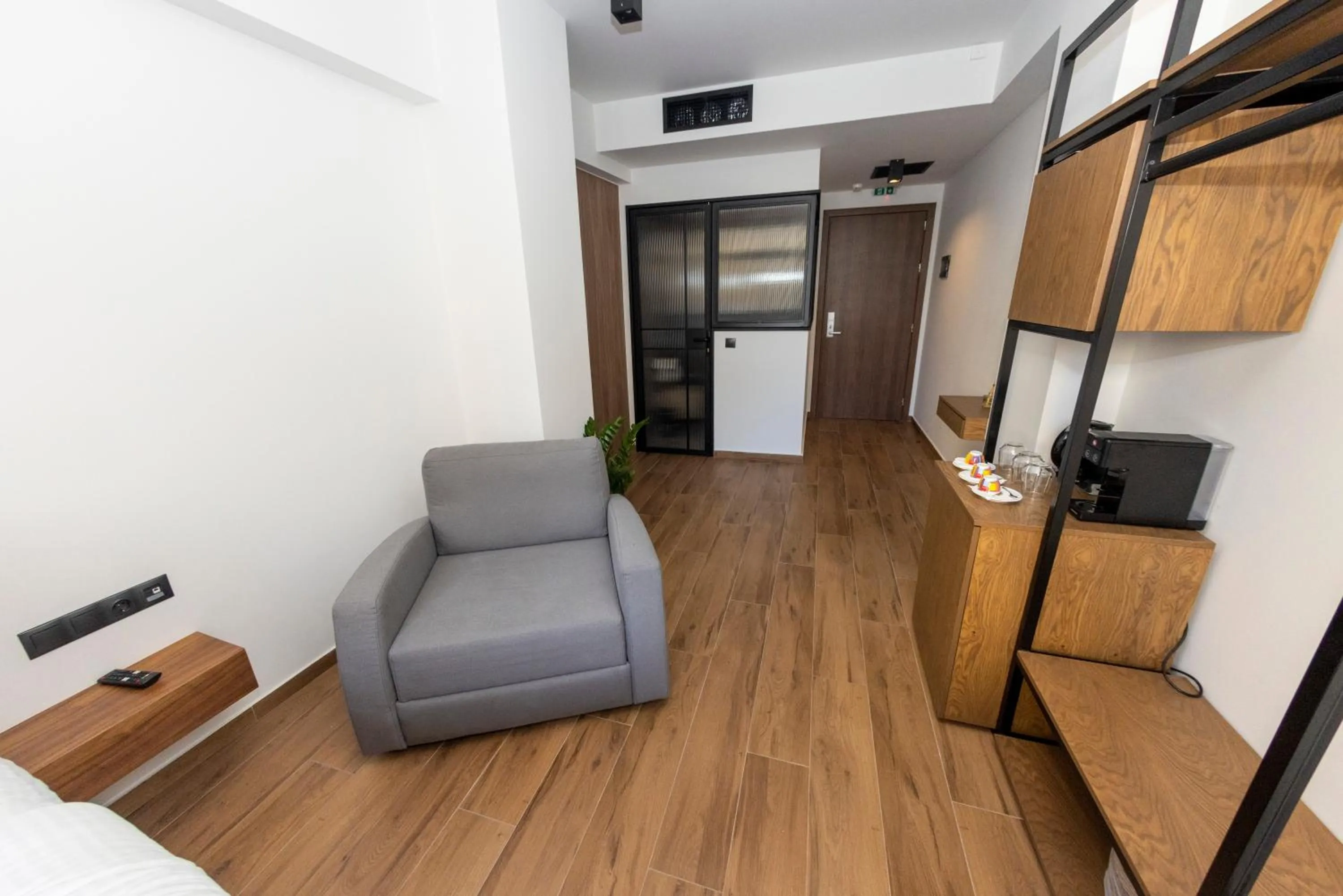 Centrally Elegant Suite by Acropolis