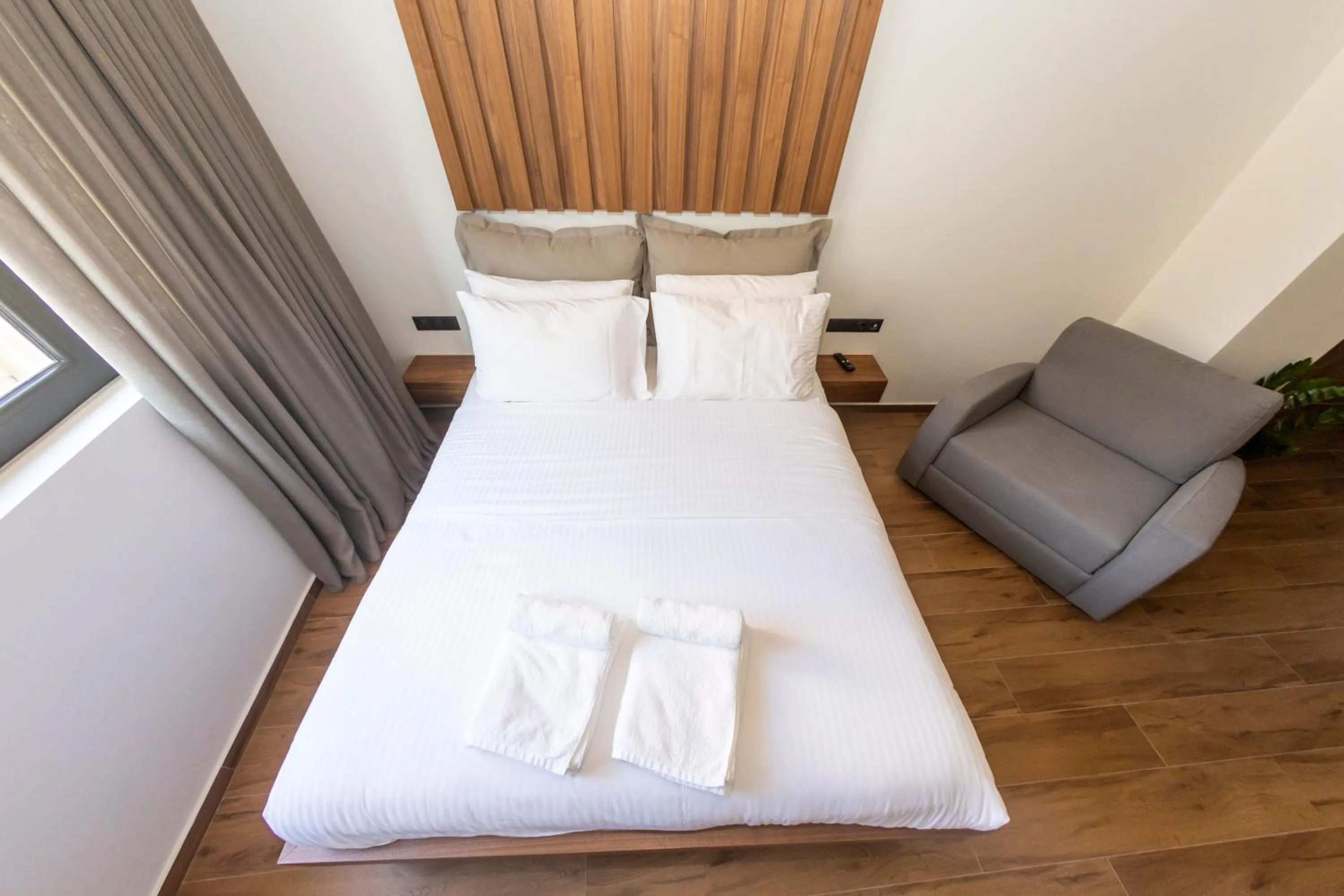 Centrally Elegant Suite by Acropolis