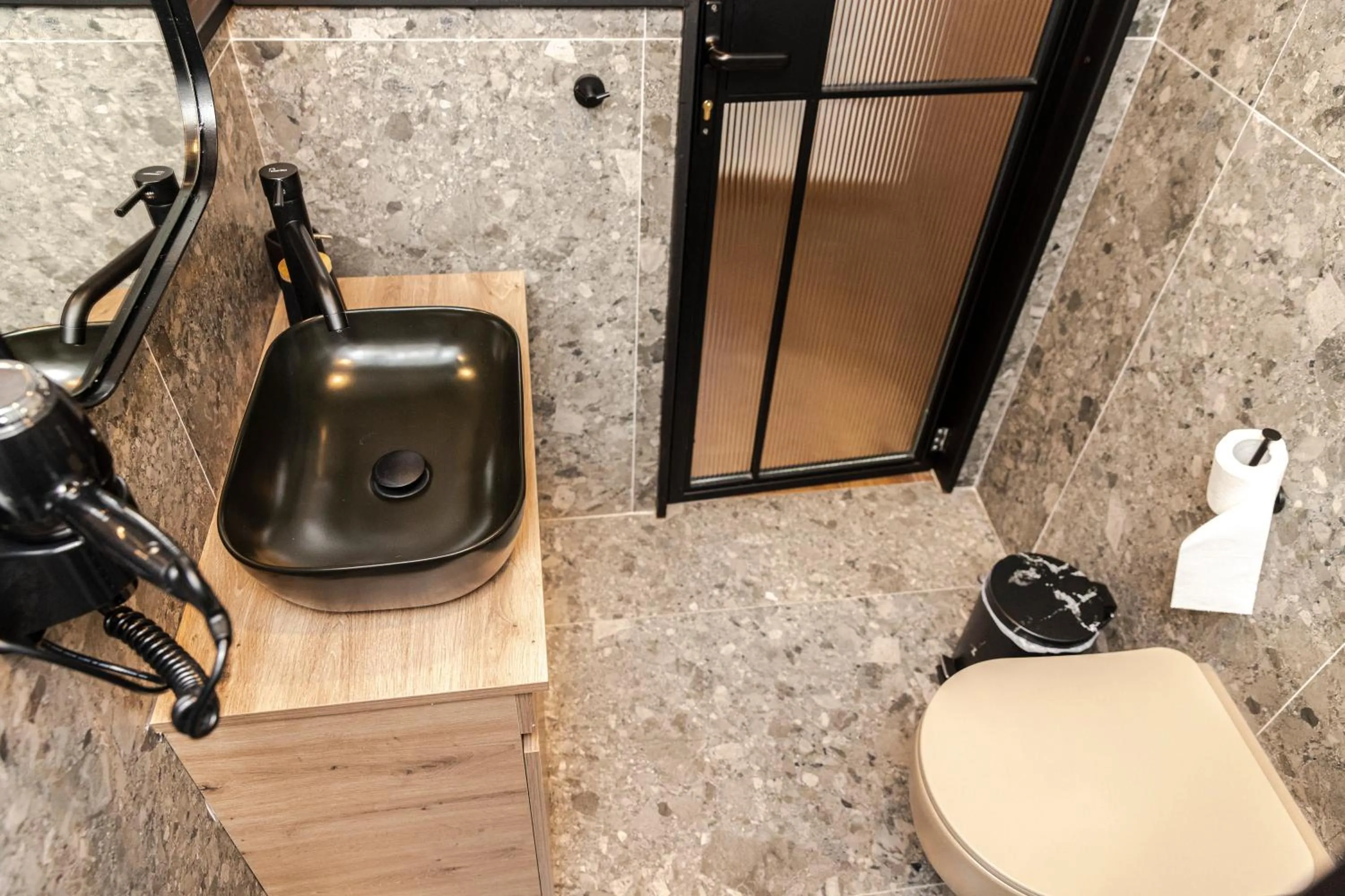 Centrally Elegant Suite by Acropolis