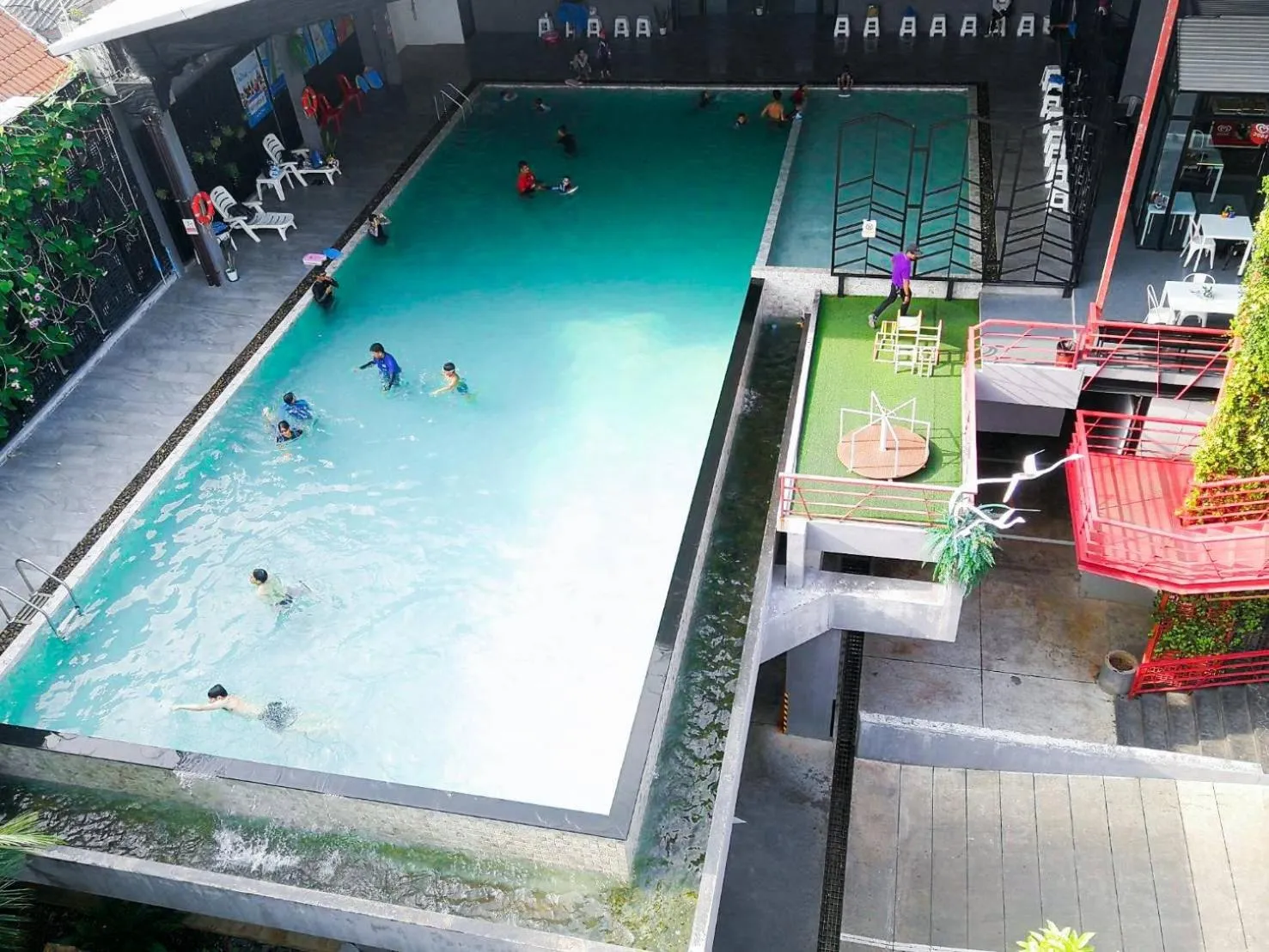 Swimming pool in The Vita Plus Hotel