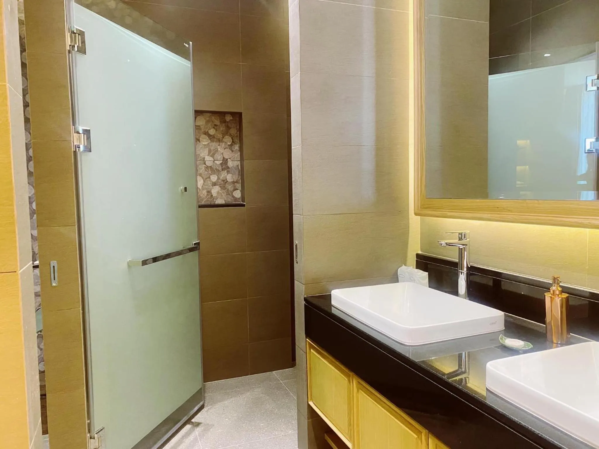 Toilet in Grand Lord Hotel & Residence - Khao chi chan Pattaya