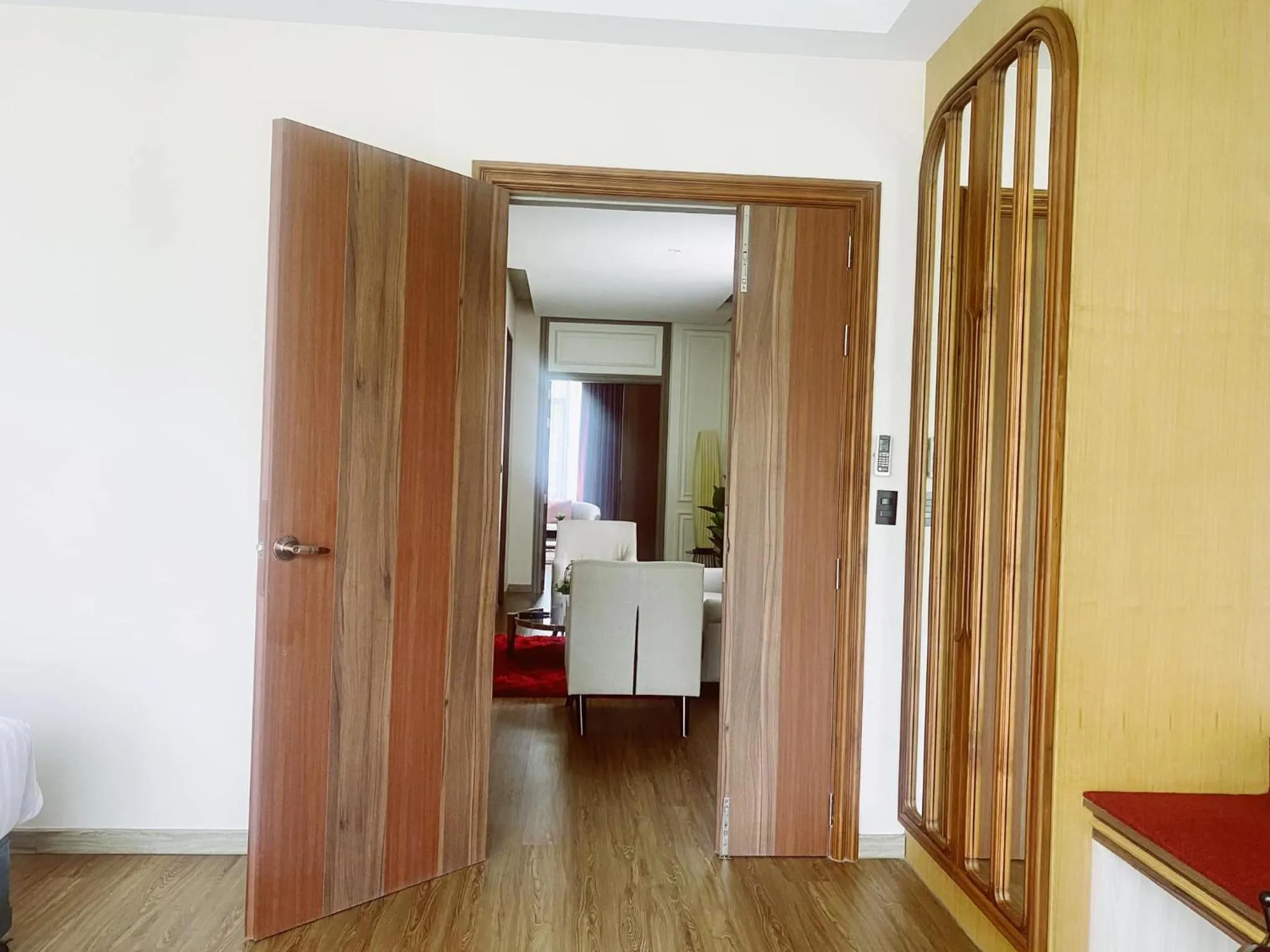 Photo of the whole room in Grand Lord Hotel & Residence - Khao chi chan Pattaya