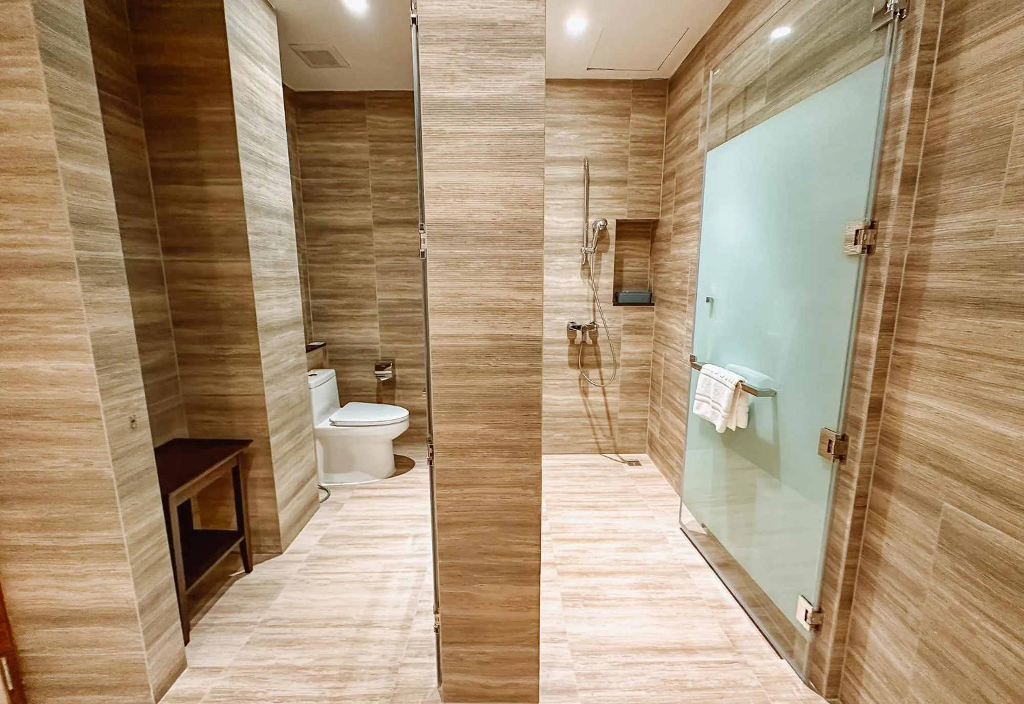 Bathroom in Grand Lord Hotel & Residence - Khao chi chan Pattaya