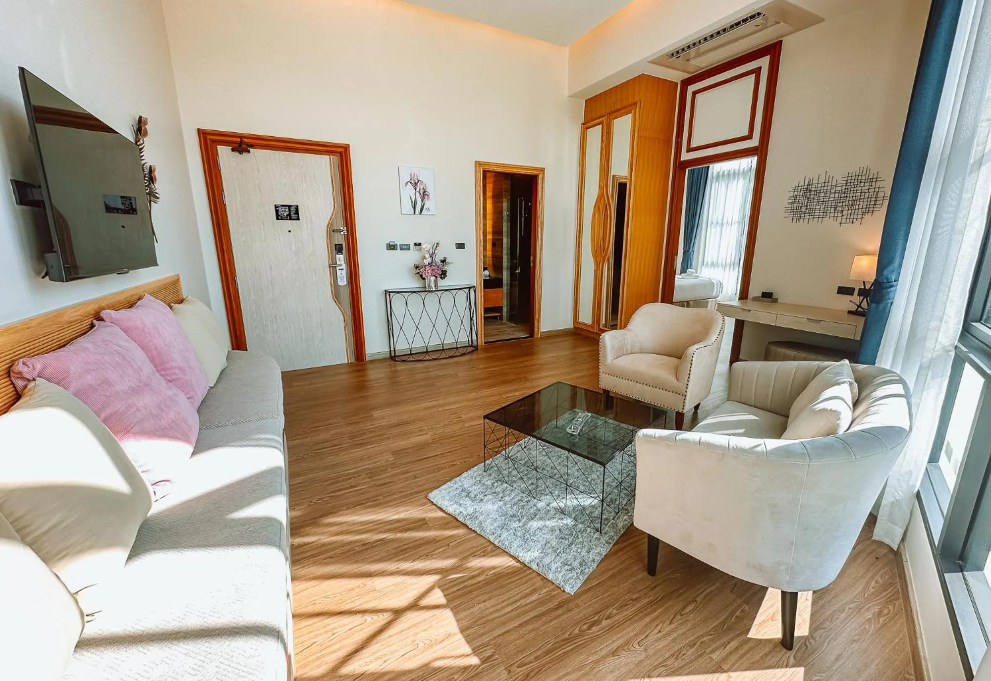 Living room in Grand Lord Hotel & Residence - Khao chi chan Pattaya