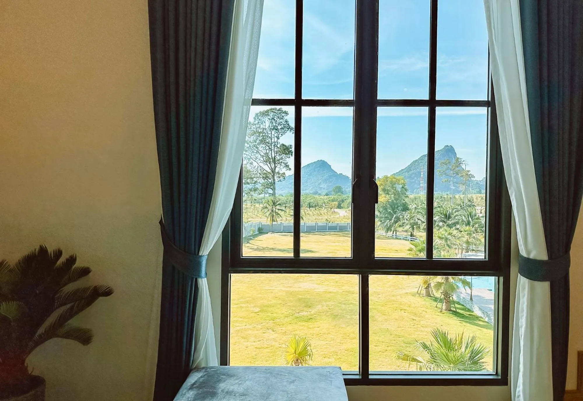 Mountain view in Grand Lord Hotel & Residence - Khao chi chan Pattaya