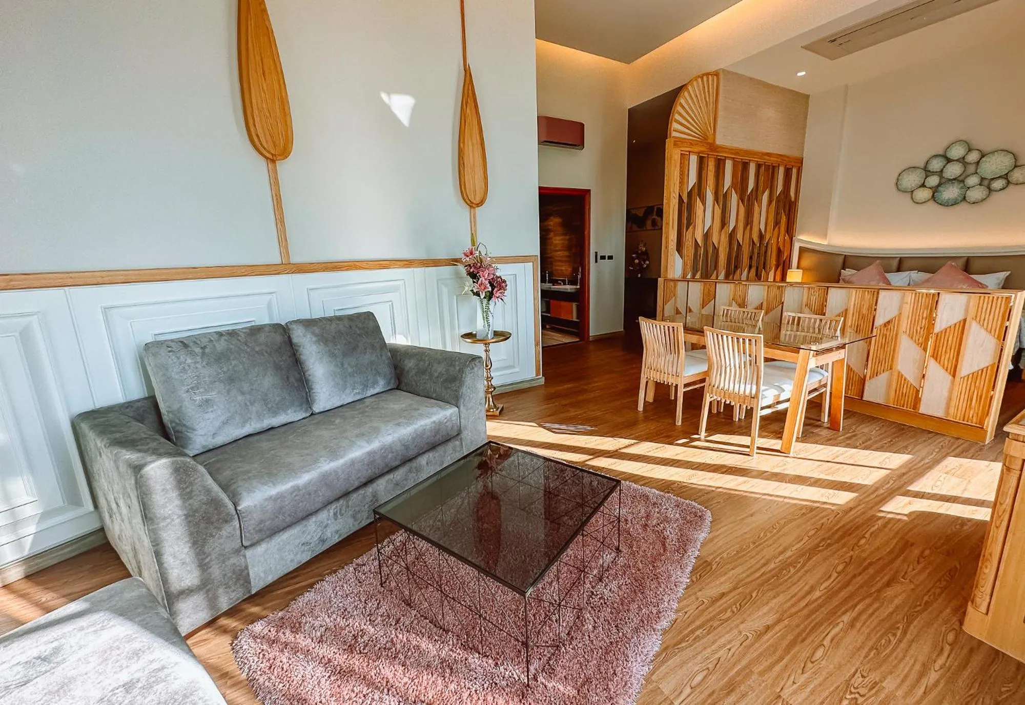 Living room in Grand Lord Hotel & Residence - Khao chi chan Pattaya