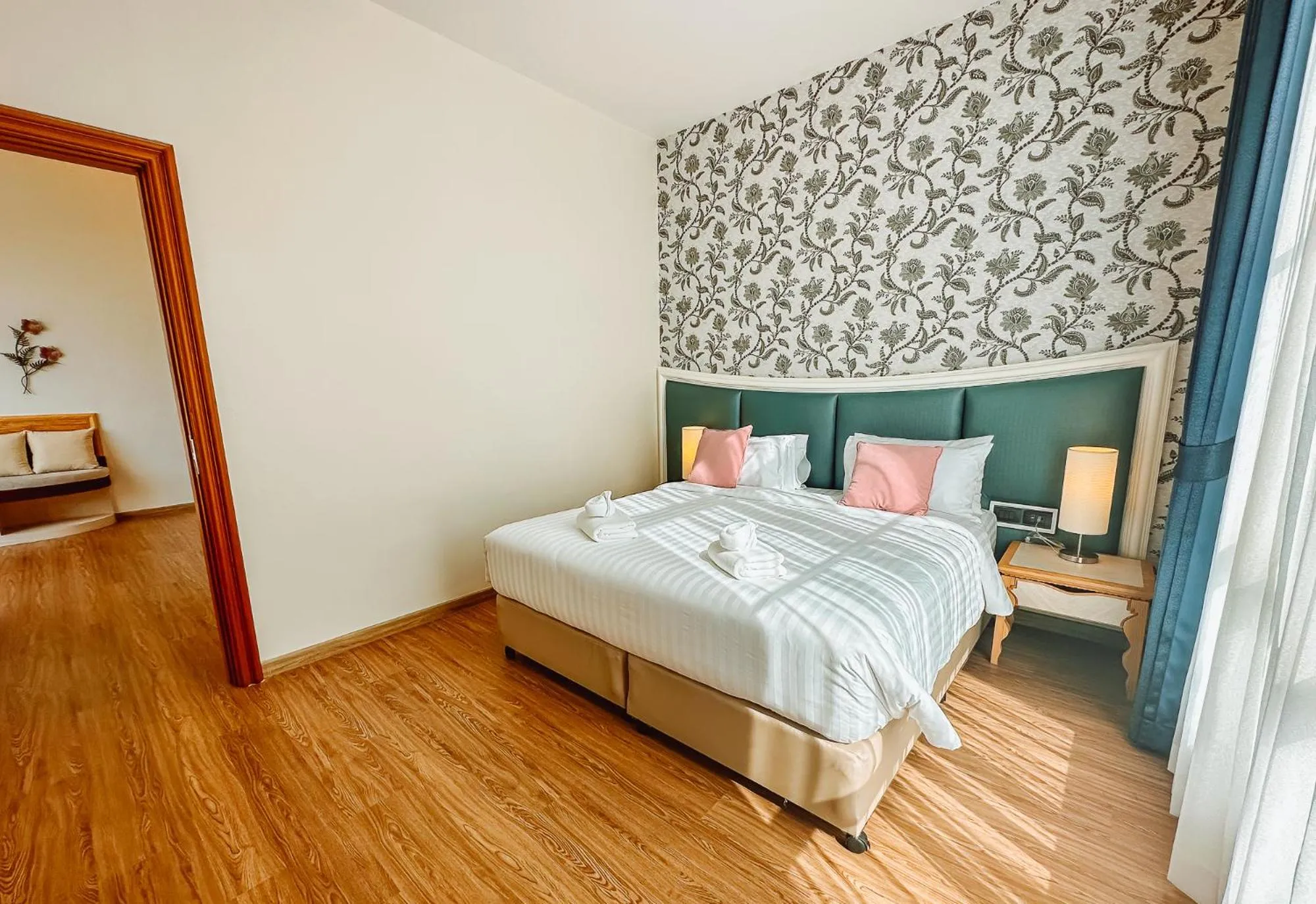 Bedroom, Bed in Grand Lord Hotel & Residence - Khao chi chan Pattaya