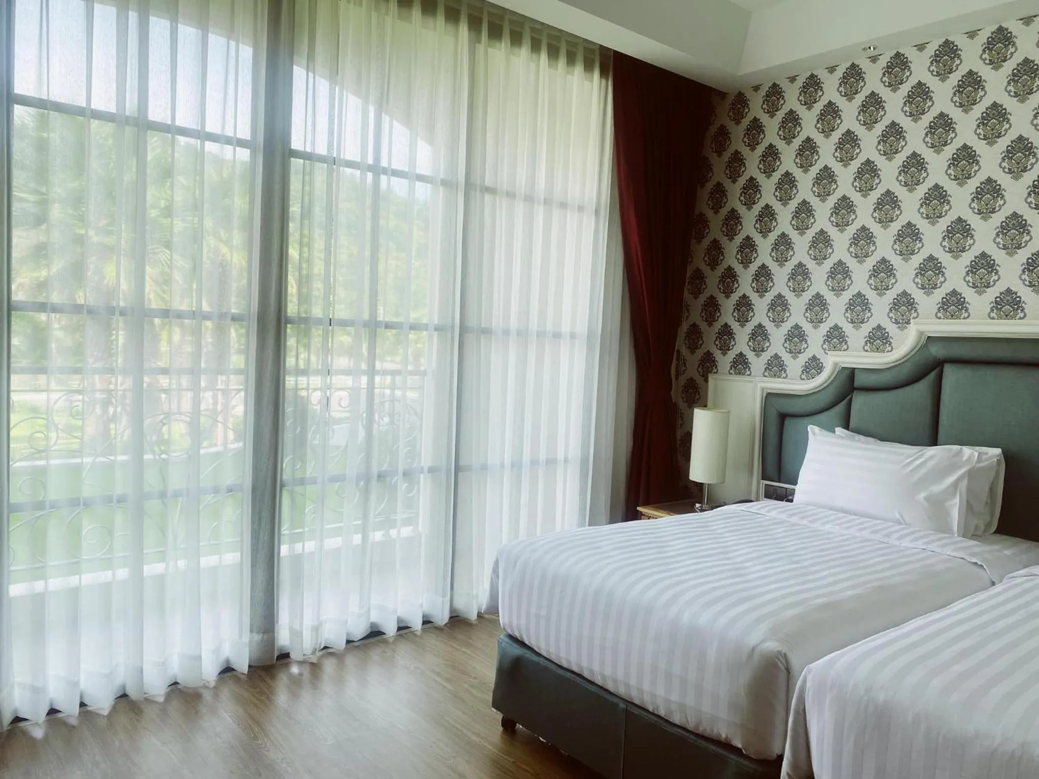 Bedroom, Bed in Grand Lord Hotel & Residence - Khao chi chan Pattaya