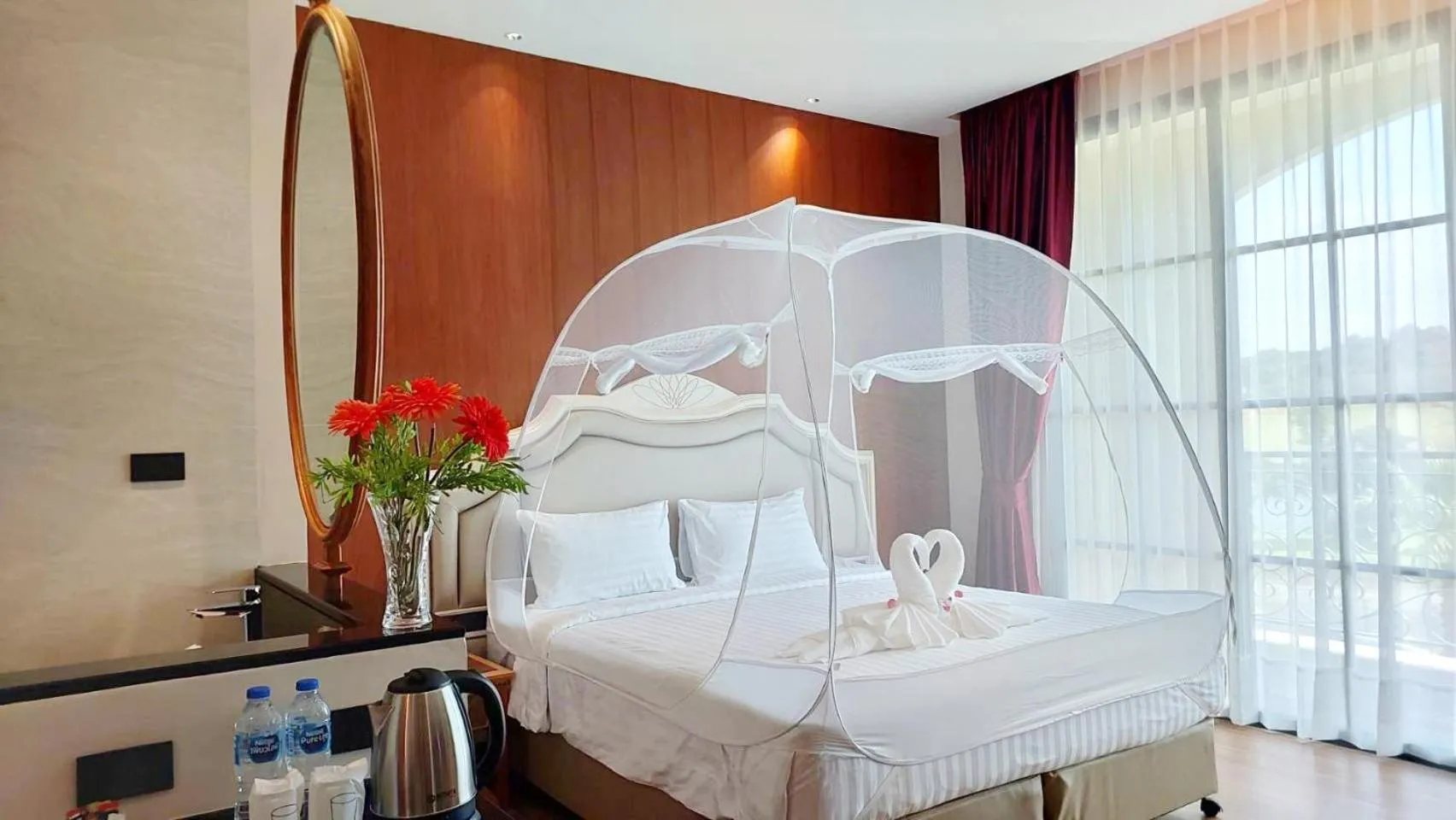 Bed in Grand Lord Hotel & Residence - Khao chi chan Pattaya