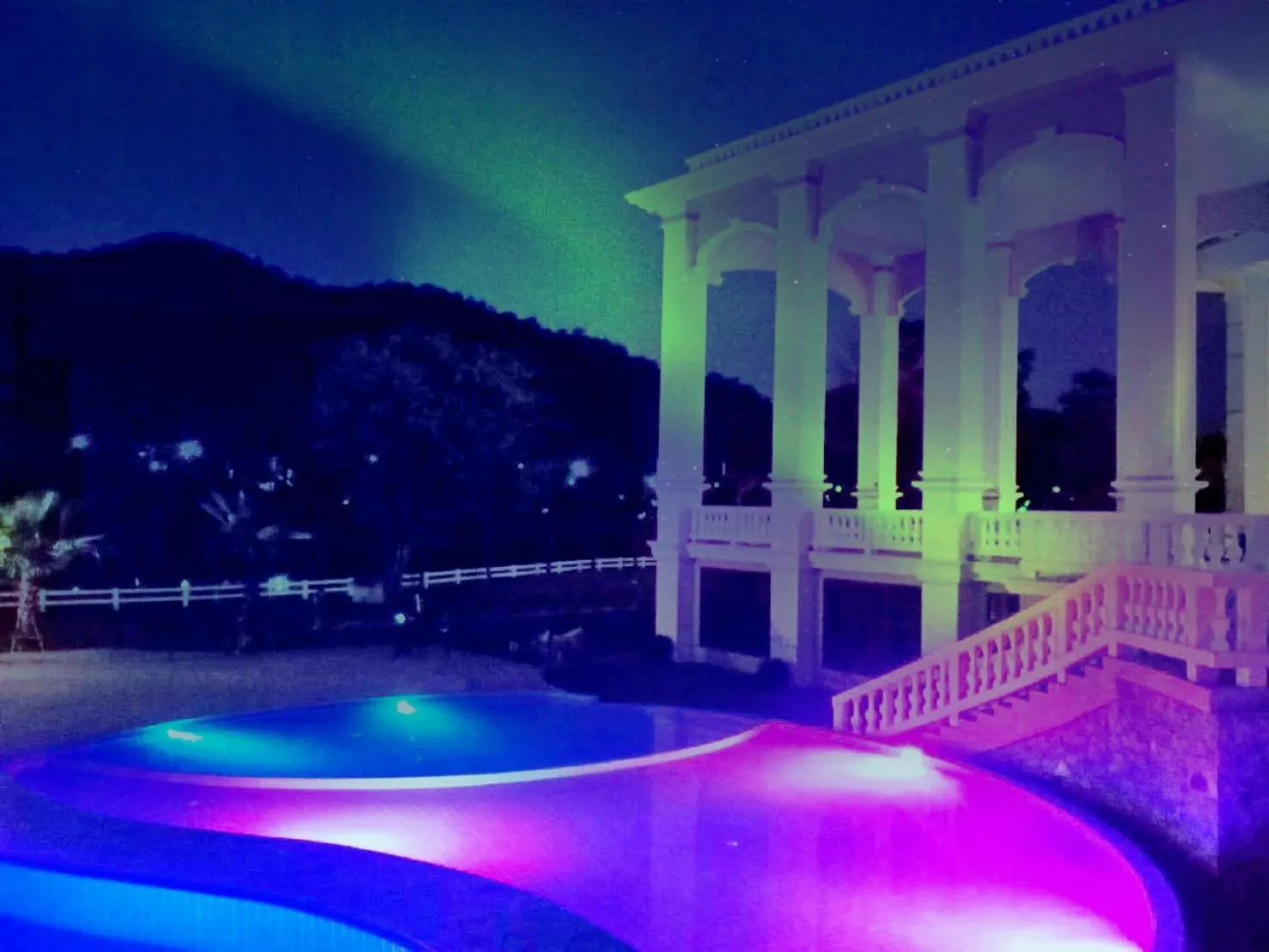 Swimming pool in Grand Lord Hotel & Residence - Khao chi chan Pattaya