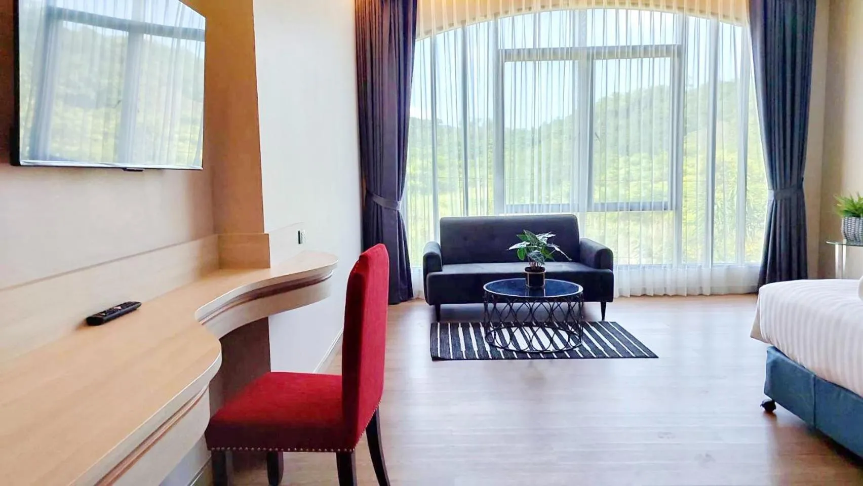 Grand Lord Hotel & Residence - Khao chi chan Pattaya