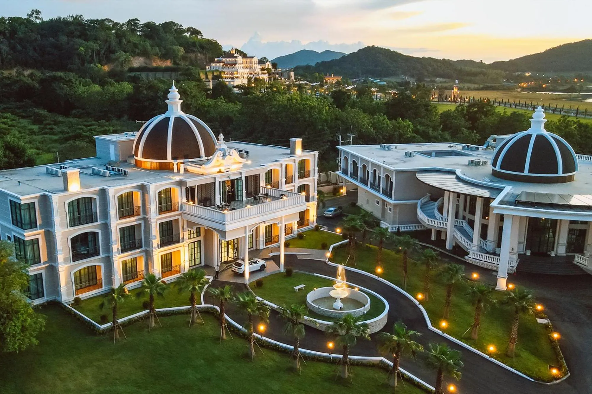 Property building in Grand Lord Hotel & Residence - Khao chi chan Pattaya