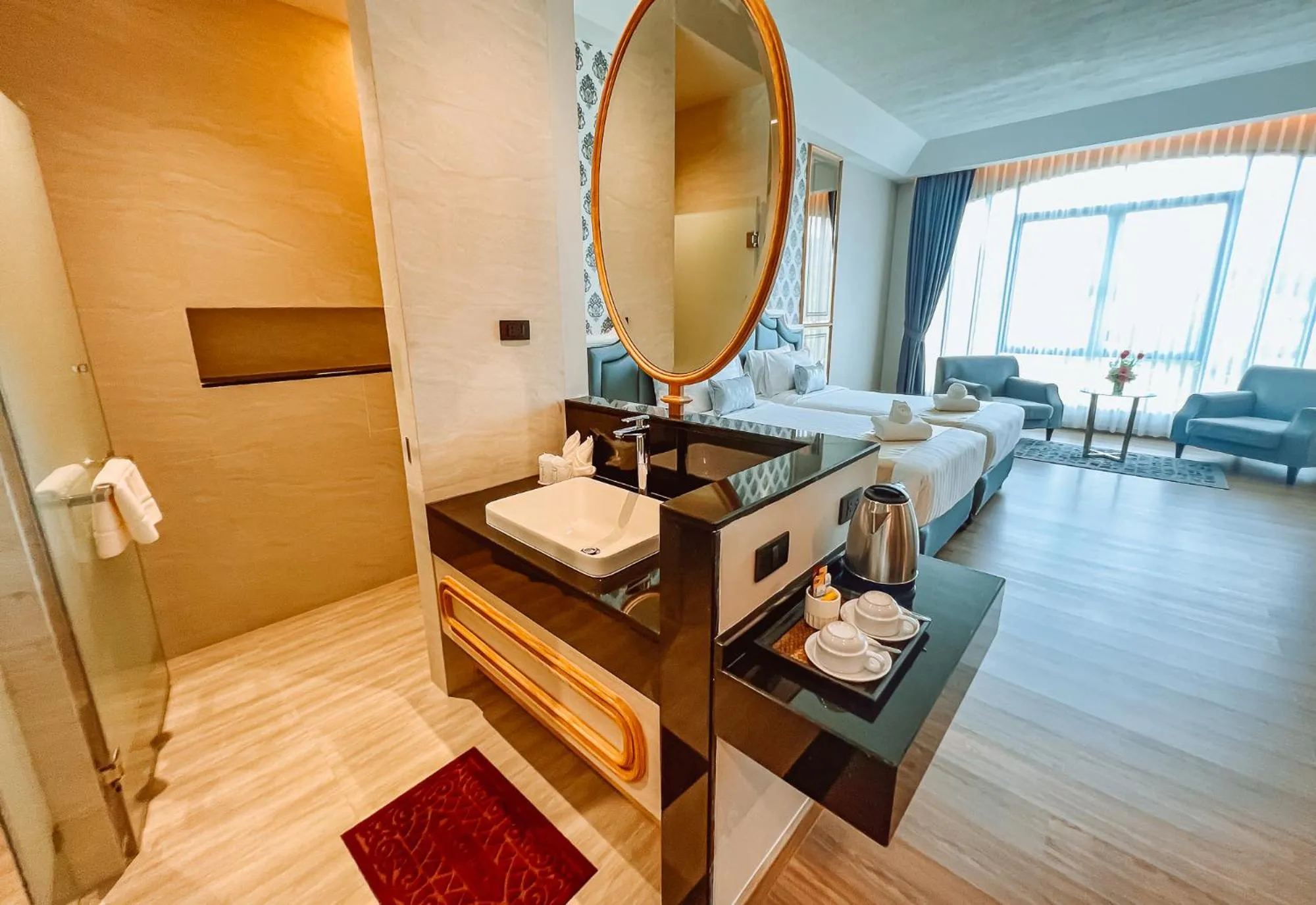 Bathroom, Bed in Grand Lord Hotel & Residence - Khao chi chan Pattaya