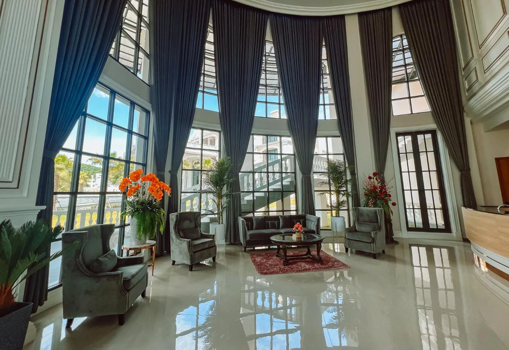 Lobby or reception in Grand Lord Hotel & Residence - Khao chi chan Pattaya