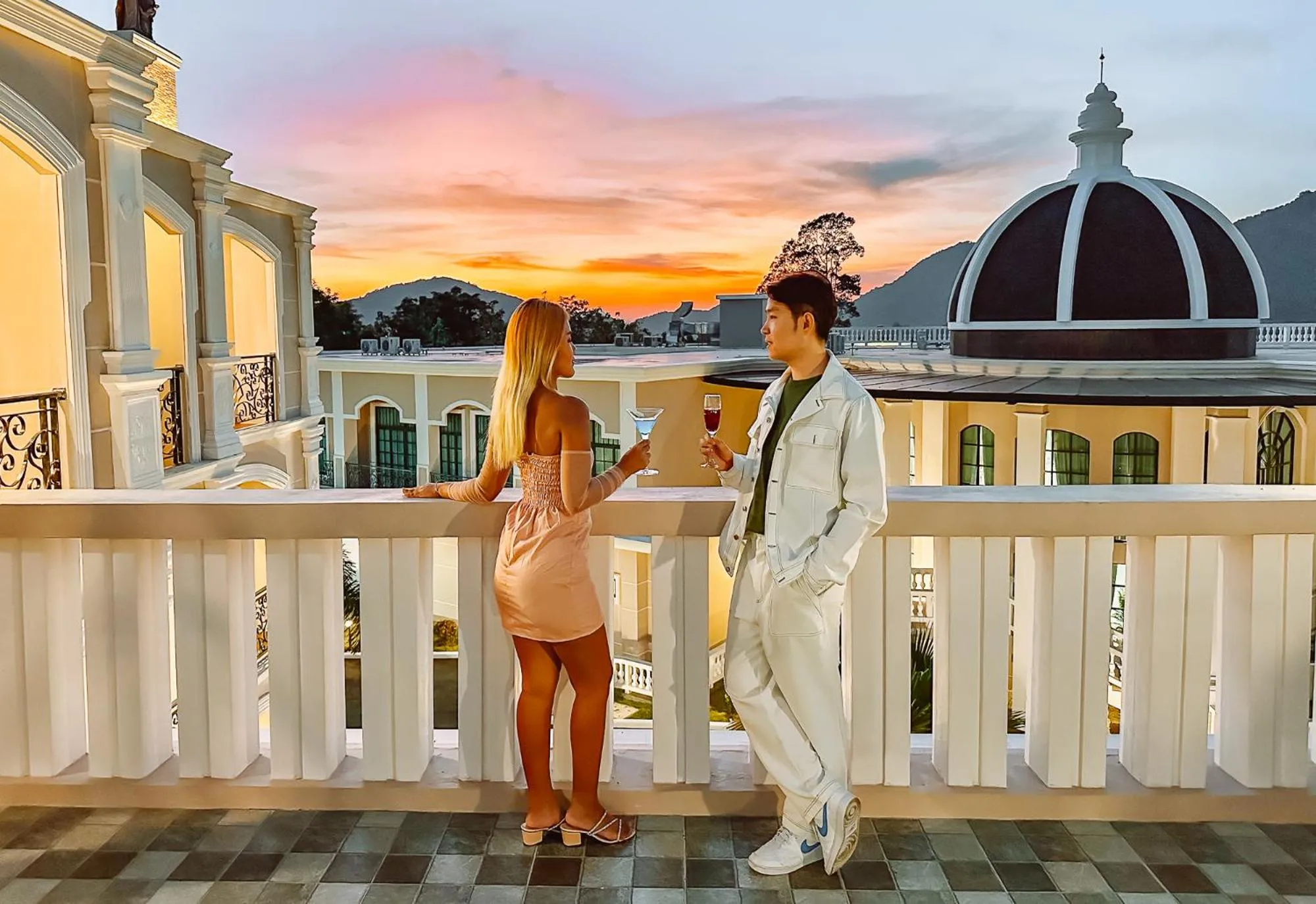 Balcony/Terrace in Grand Lord Hotel & Residence - Khao chi chan Pattaya