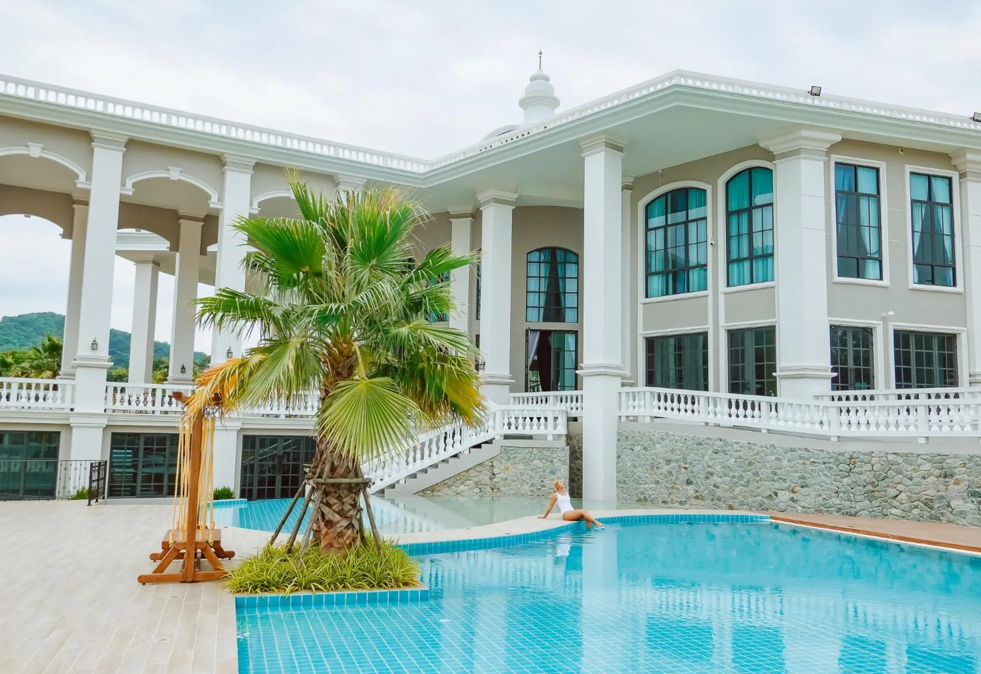 Swimming pool in Grand Lord Hotel & Residence - Khao chi chan Pattaya