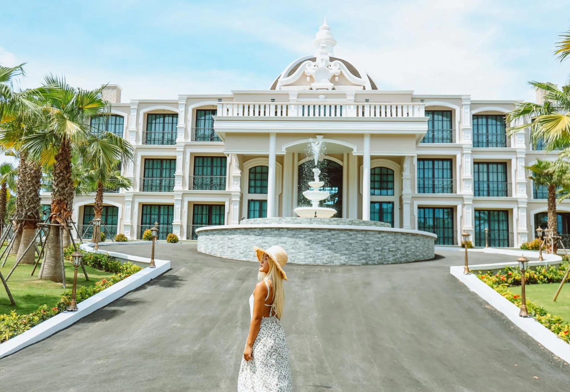 Area and facilities in Grand Lord Hotel & Residence - Khao chi chan Pattaya