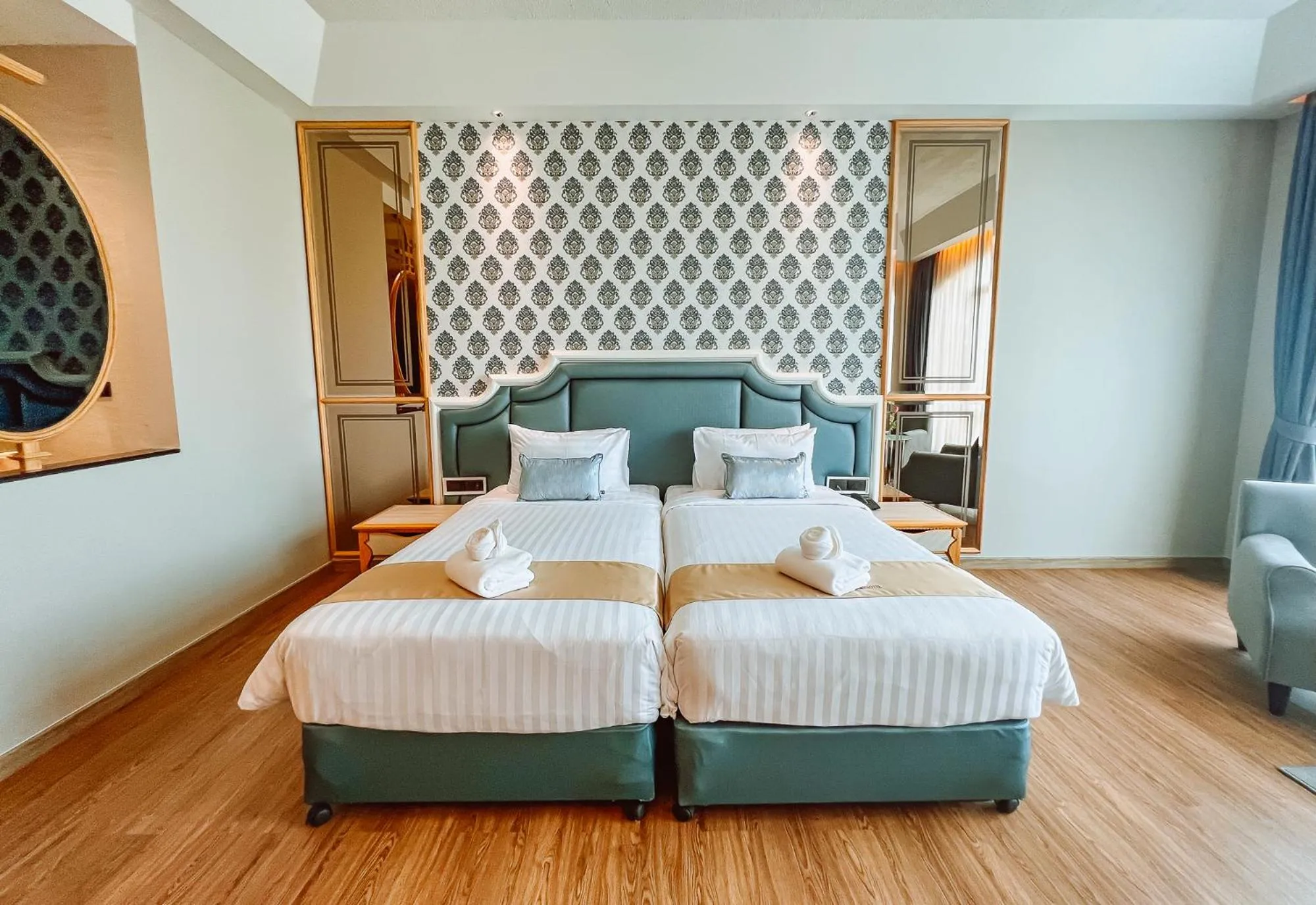 Bedroom, Bed in Grand Lord Hotel & Residence - Khao chi chan Pattaya