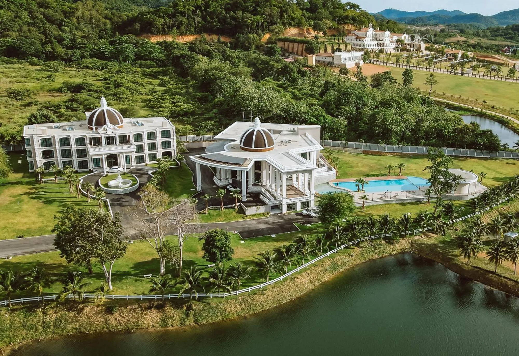 Property building in Grand Lord Hotel & Residence - Khao chi chan Pattaya