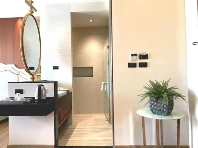 Grand Lord Hotel & Residence - Khao chi chan Pattaya