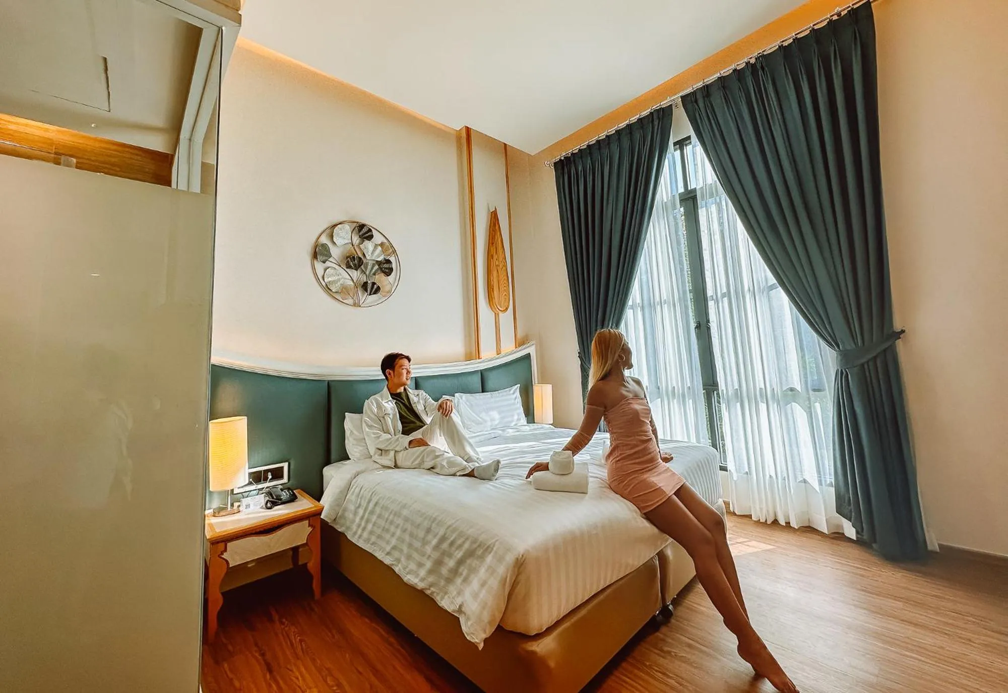 Photo of the whole room, Bed in Grand Lord Hotel & Residence - Khao chi chan Pattaya