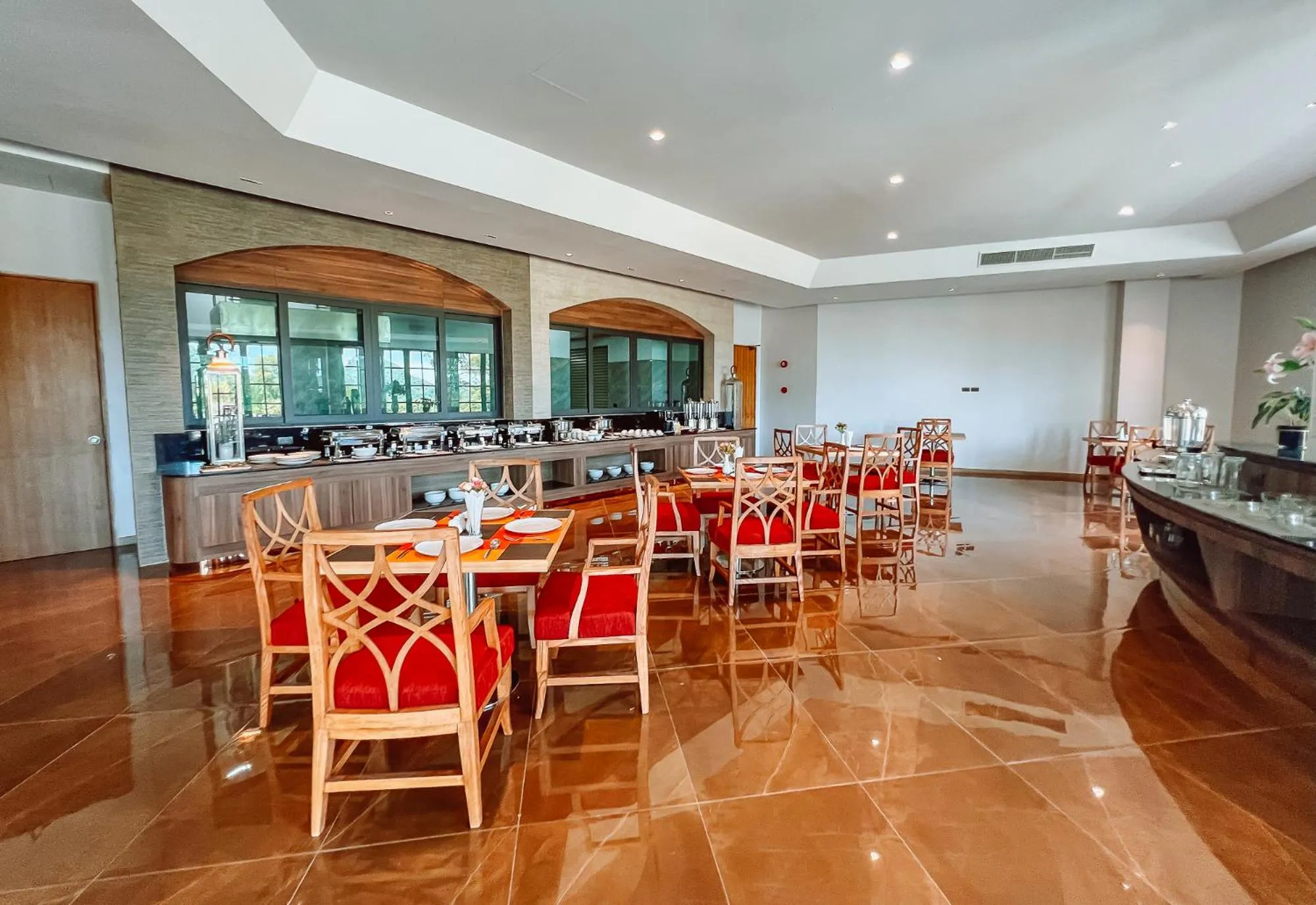 Restaurant/places to eat in Grand Lord Hotel & Residence - Khao chi chan Pattaya