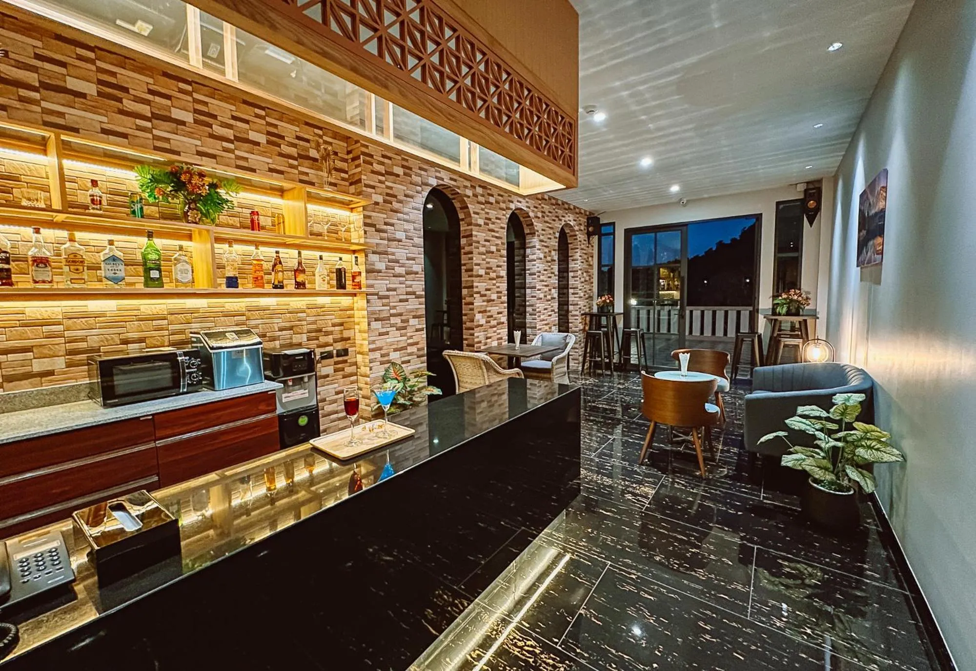 Restaurant/places to eat in Grand Lord Hotel & Residence - Khao chi chan Pattaya