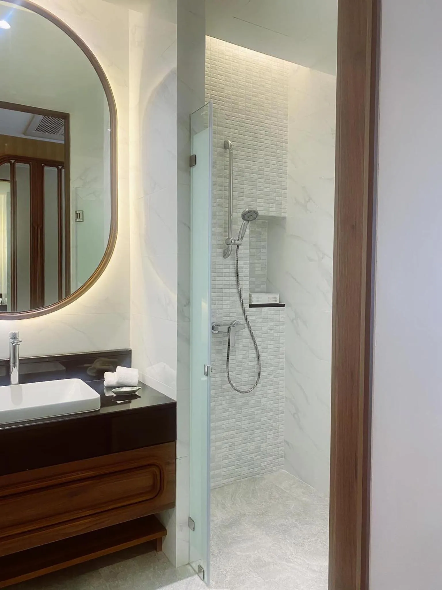 Shower in Grand Lord Hotel & Residence - Khao chi chan Pattaya