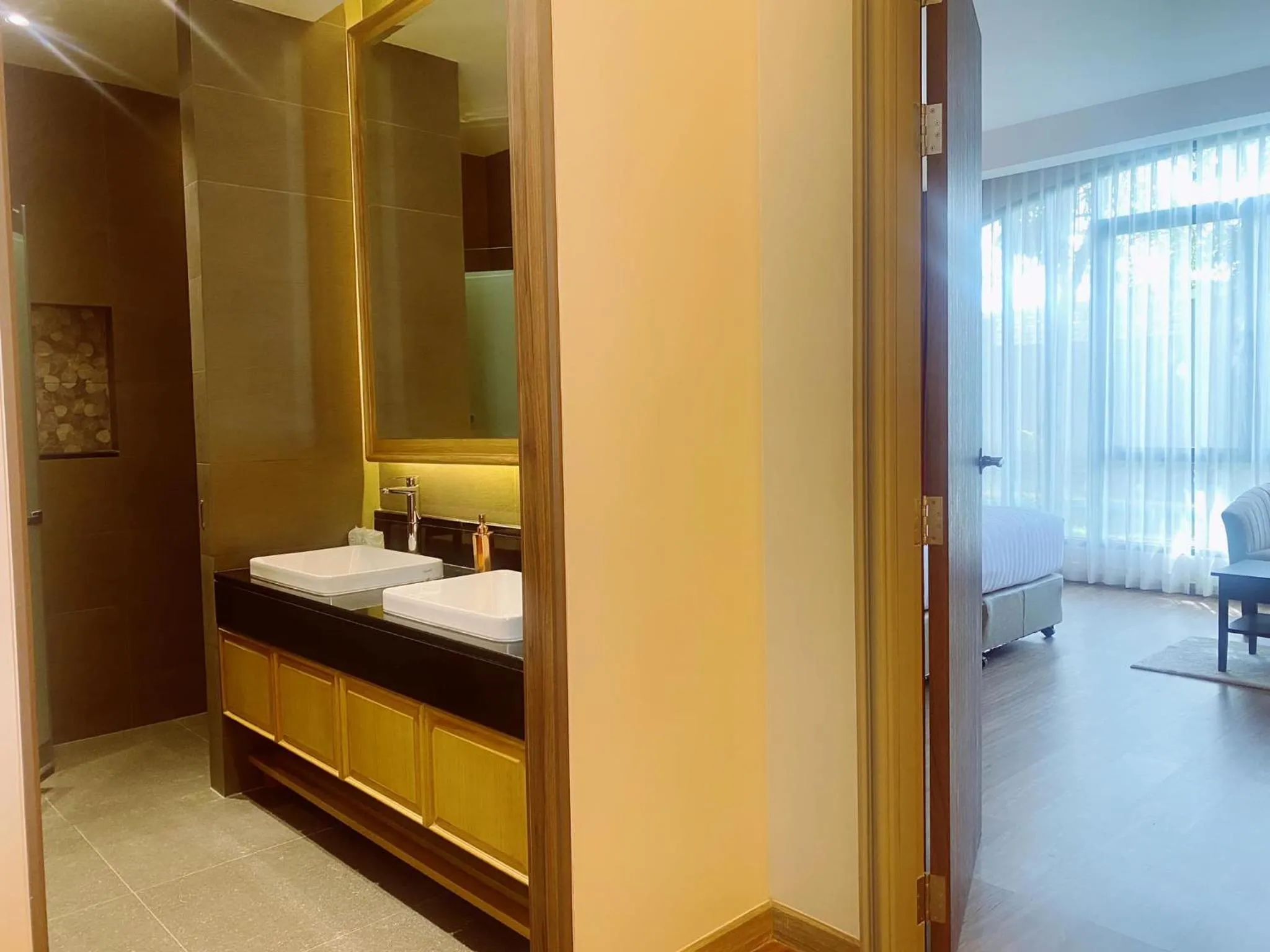 Toilet, Bed in Grand Lord Hotel & Residence - Khao chi chan Pattaya