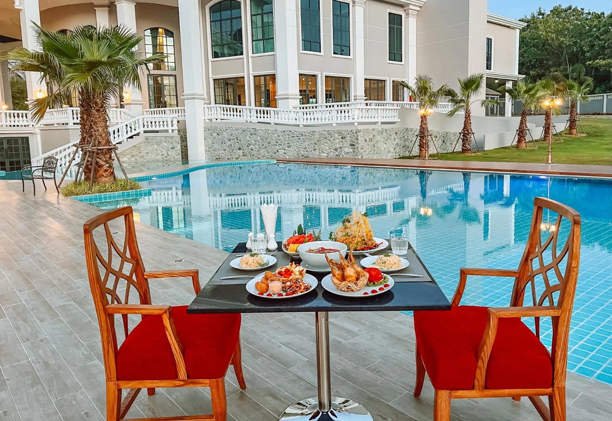 Swimming pool in Grand Lord Hotel & Residence - Khao chi chan Pattaya