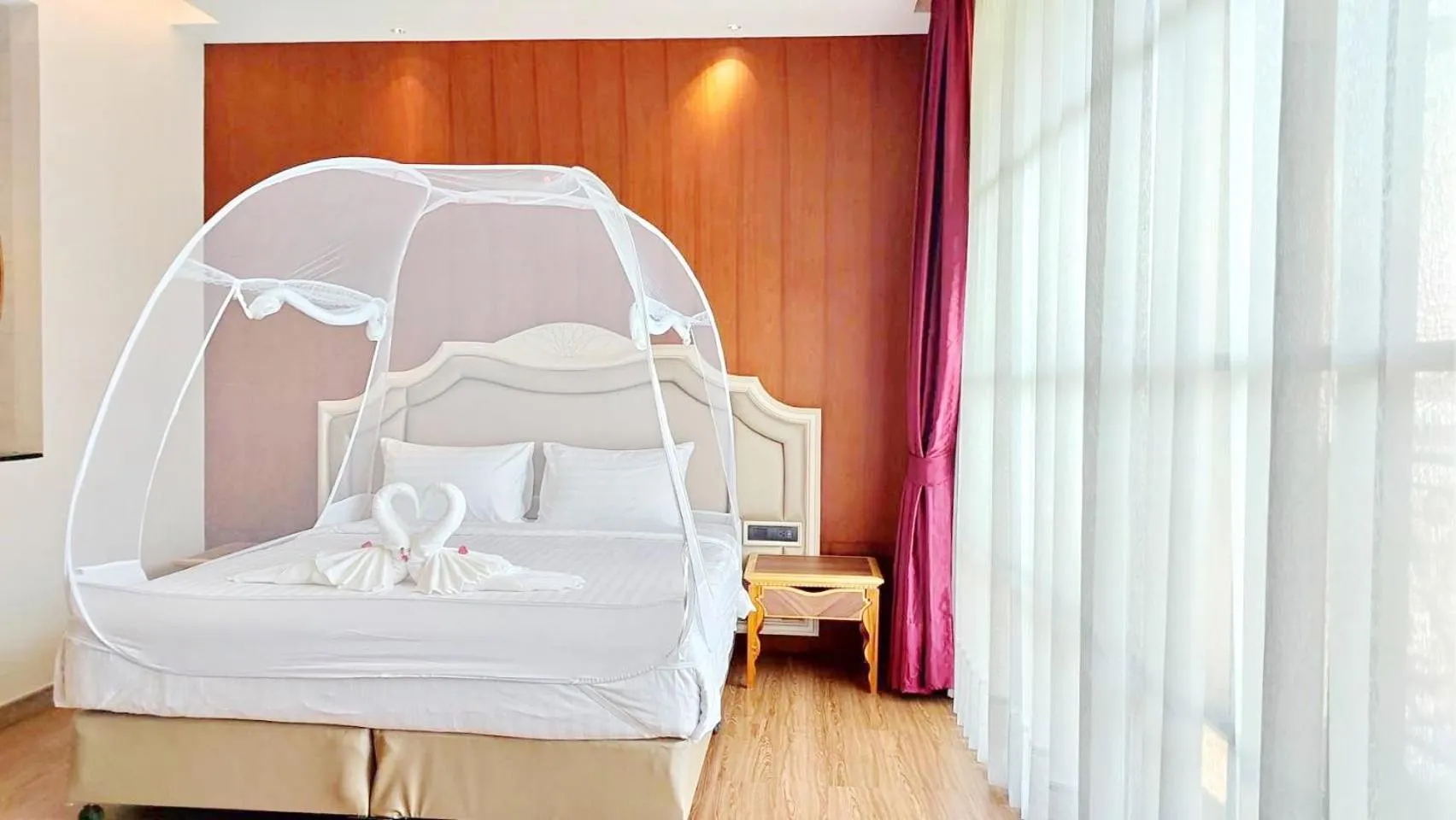 Bed in Grand Lord Hotel & Residence - Khao chi chan Pattaya