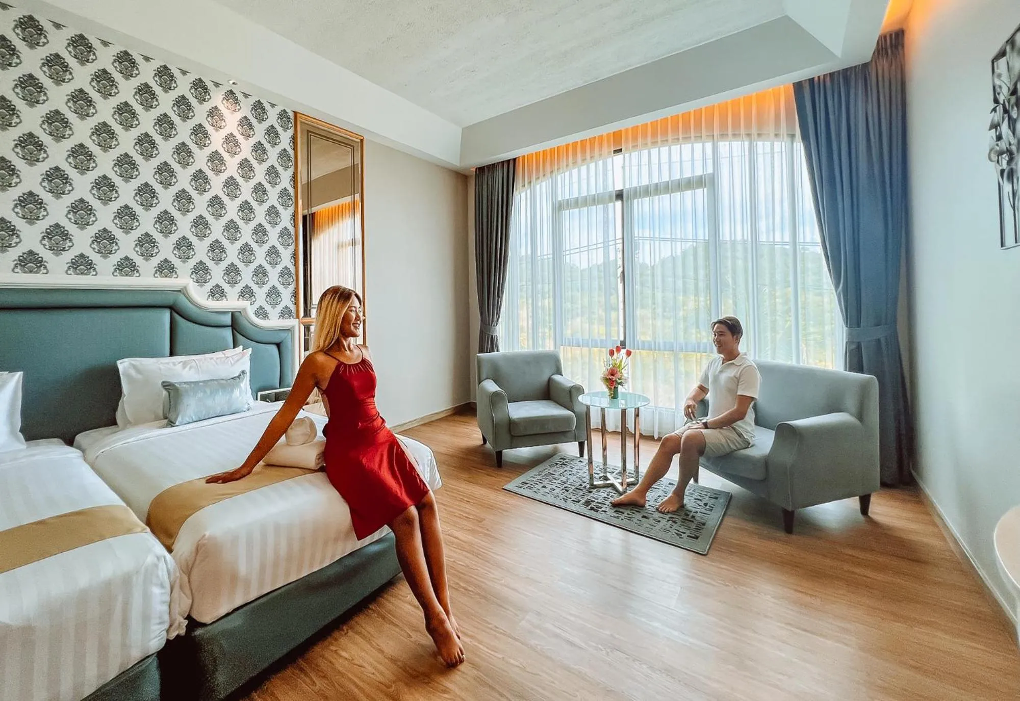 Photo of the whole room, Bed in Grand Lord Hotel & Residence - Khao chi chan Pattaya