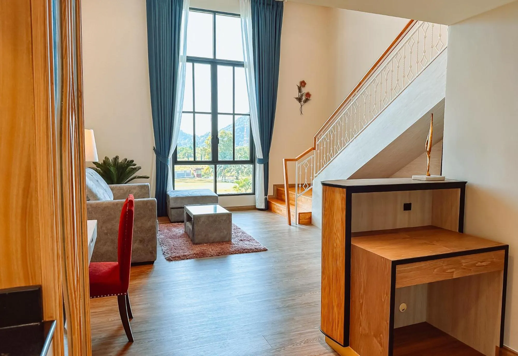 Living room in Grand Lord Hotel & Residence - Khao chi chan Pattaya