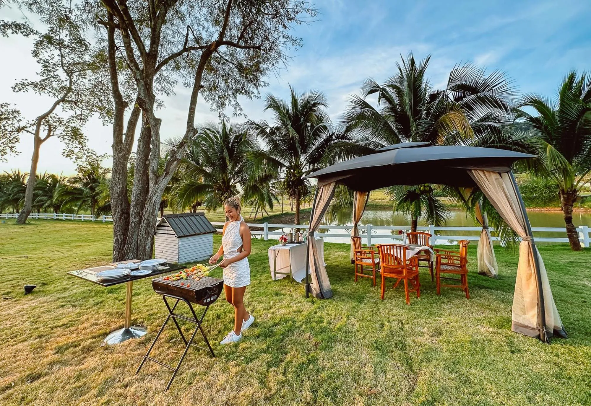 BBQ facilities in Grand Lord Hotel & Residence - Khao chi chan Pattaya