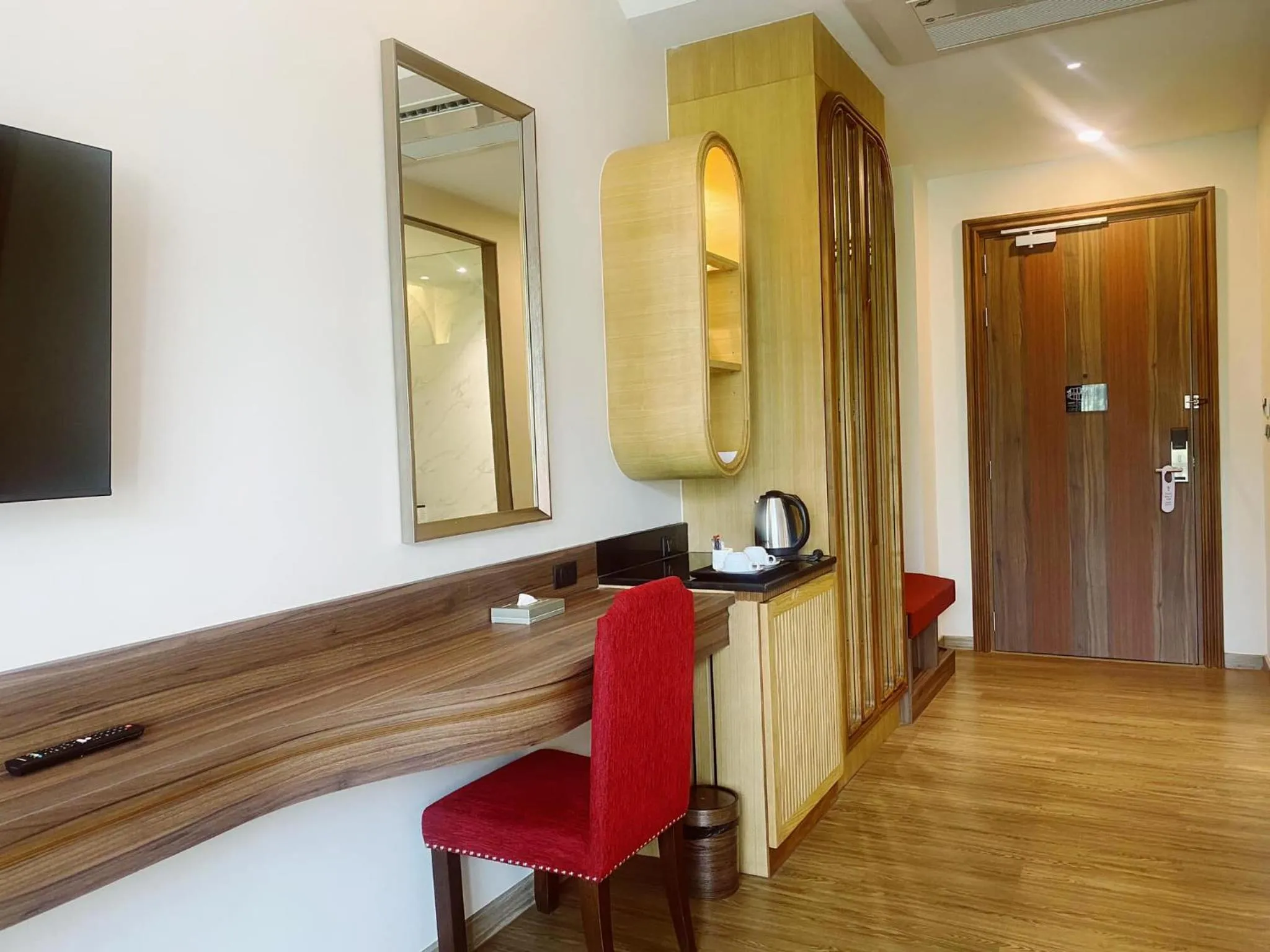 TV and multimedia in Grand Lord Hotel & Residence - Khao chi chan Pattaya